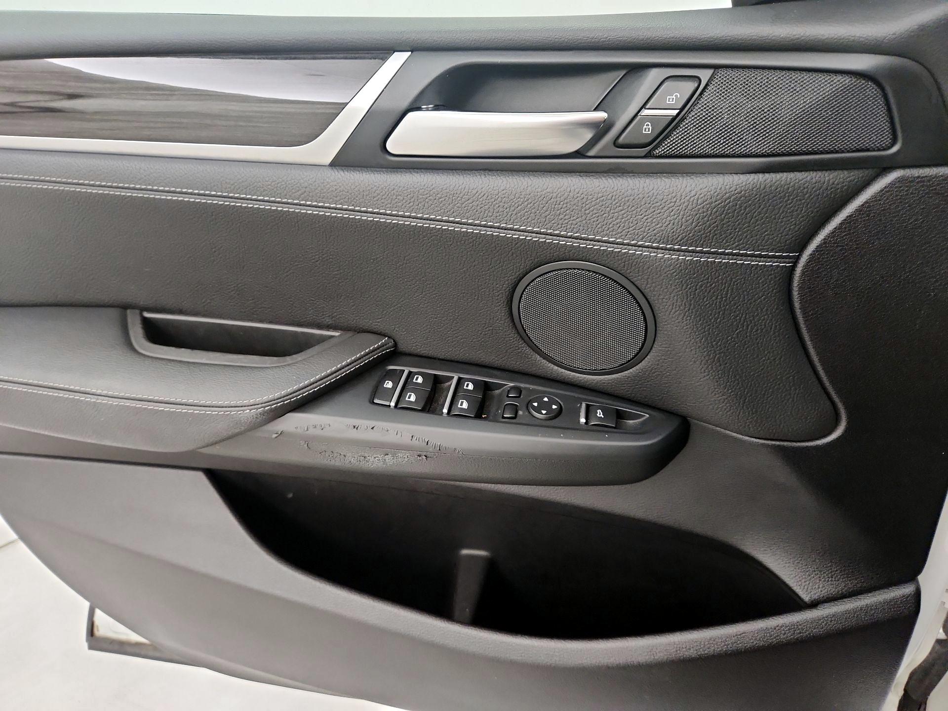 Thumbnail: 2016 BMW X3 - 12