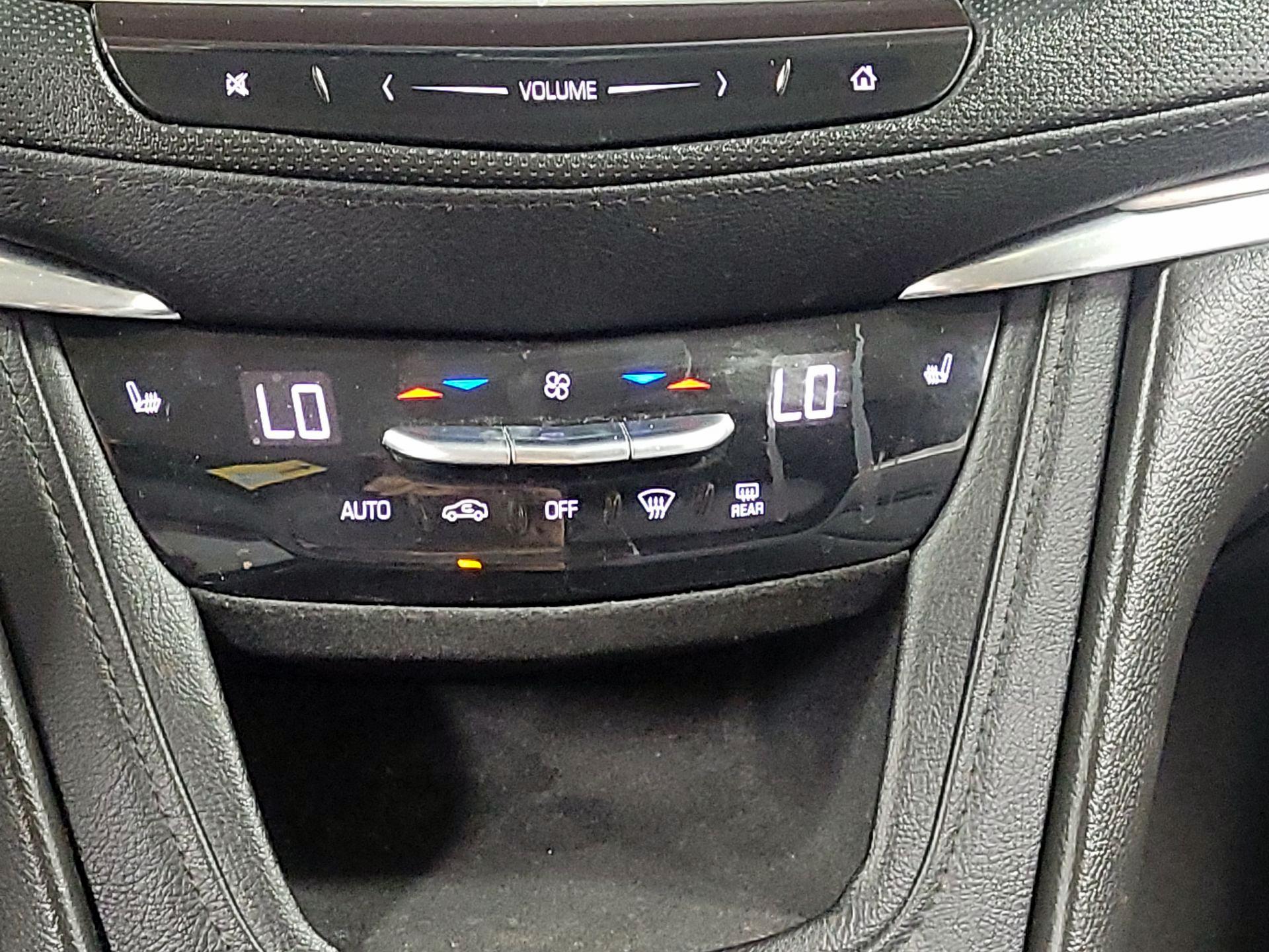 Thumbnail: 2019 Cadillac XT5 - 17