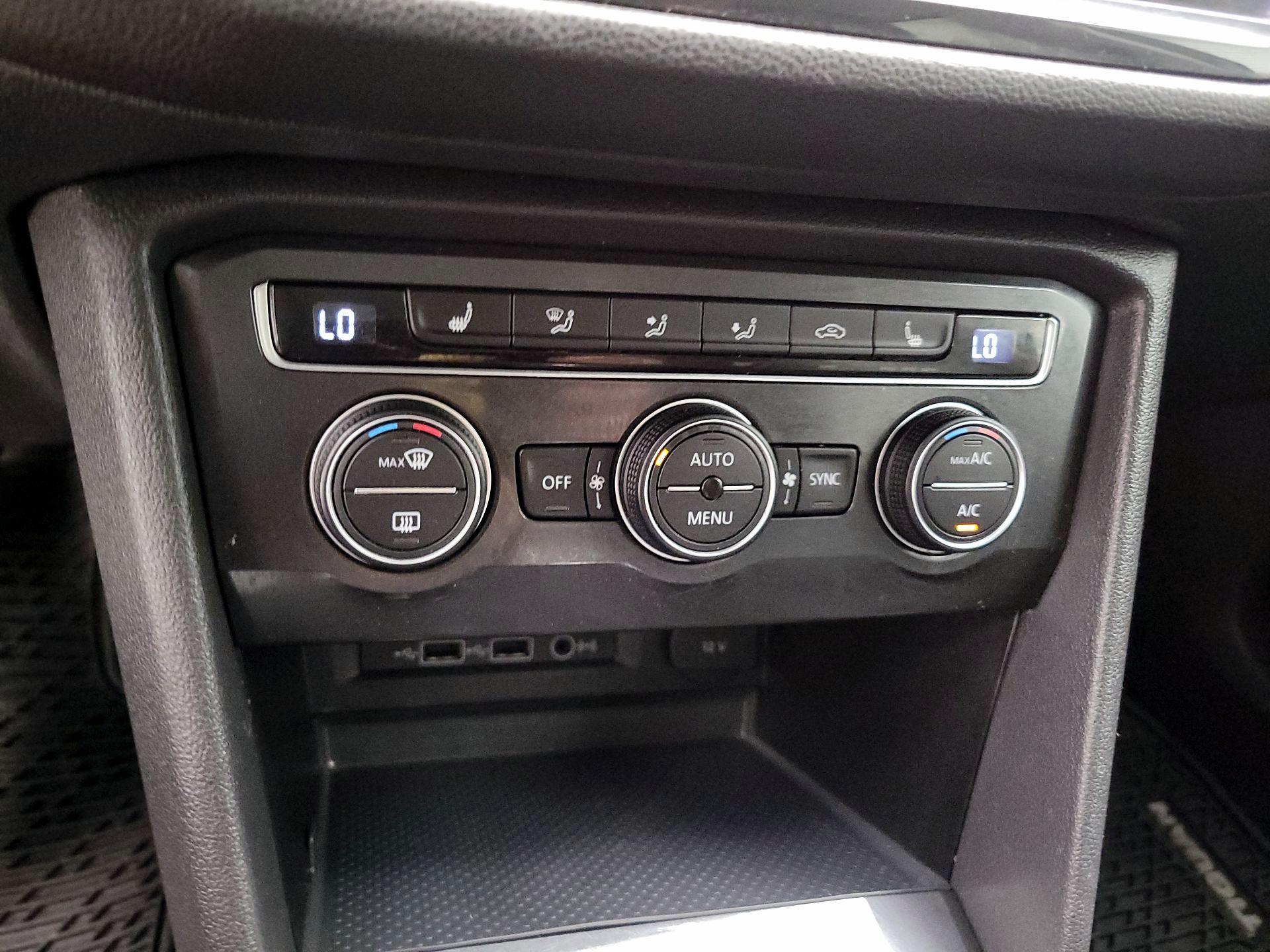 Thumbnail: 2019 Volkswagen Tiguan - 16