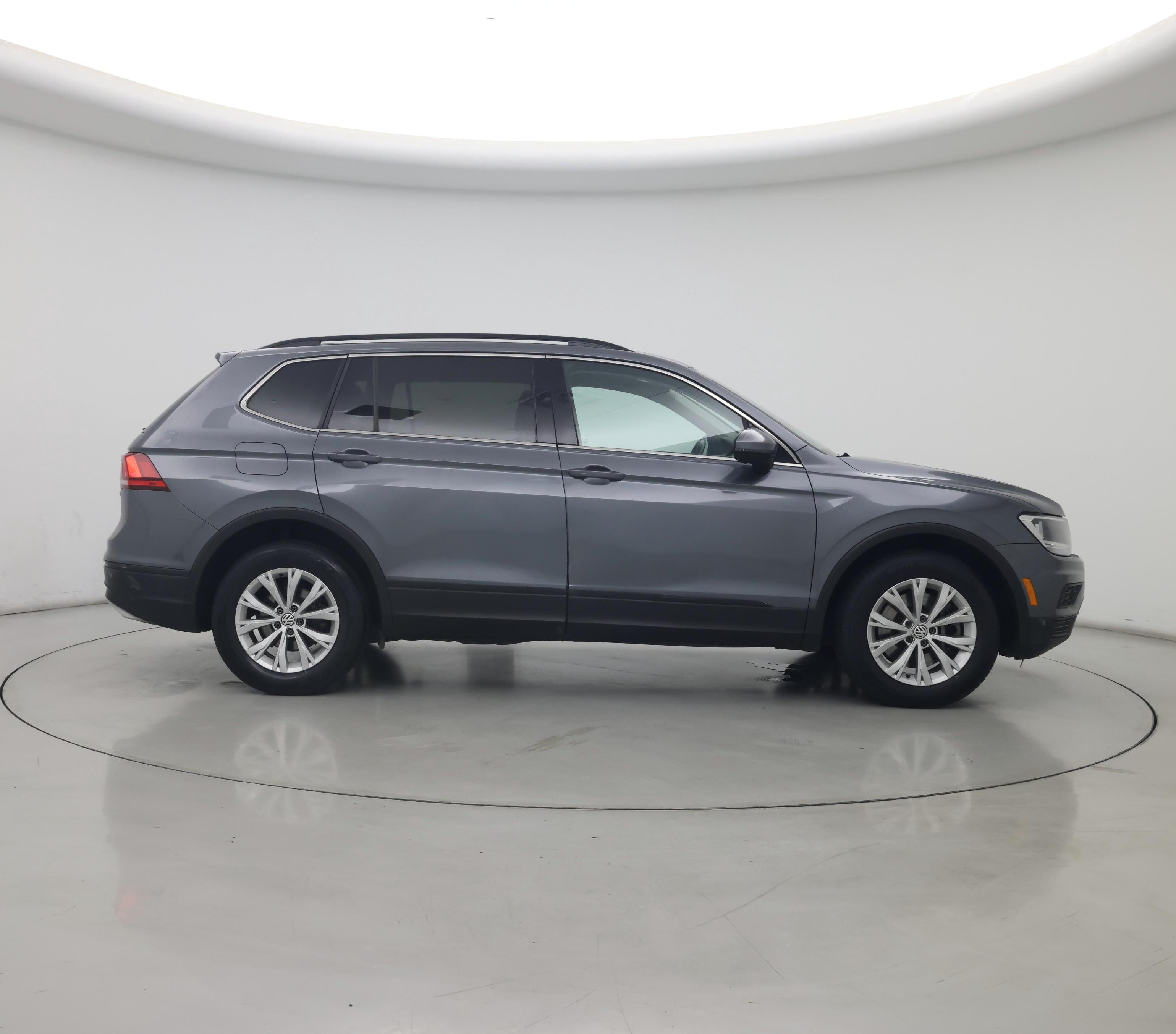 Thumbnail: 2019 Volkswagen Tiguan - 7