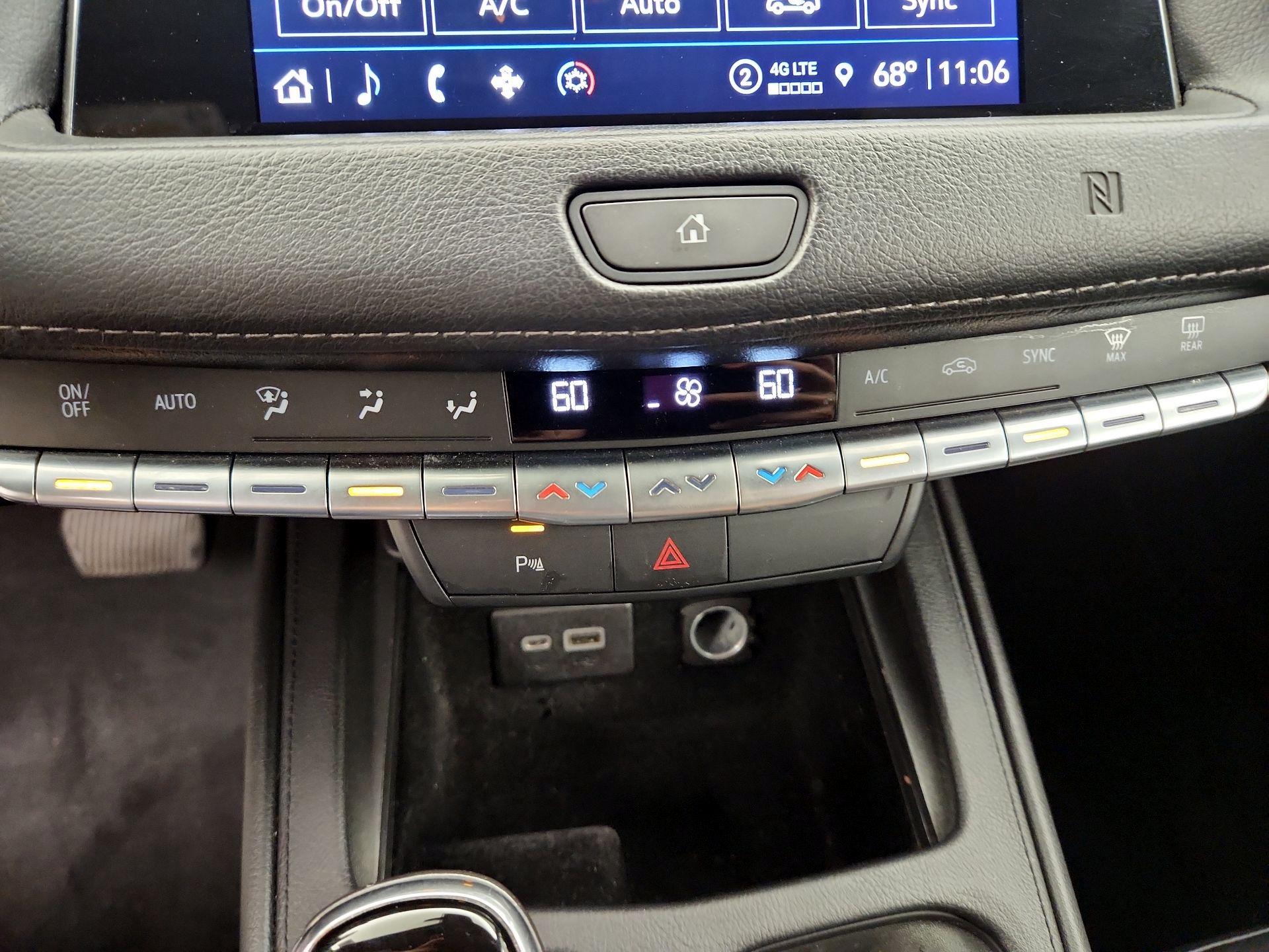 Thumbnail: 2021 Cadillac XT4 - 16
