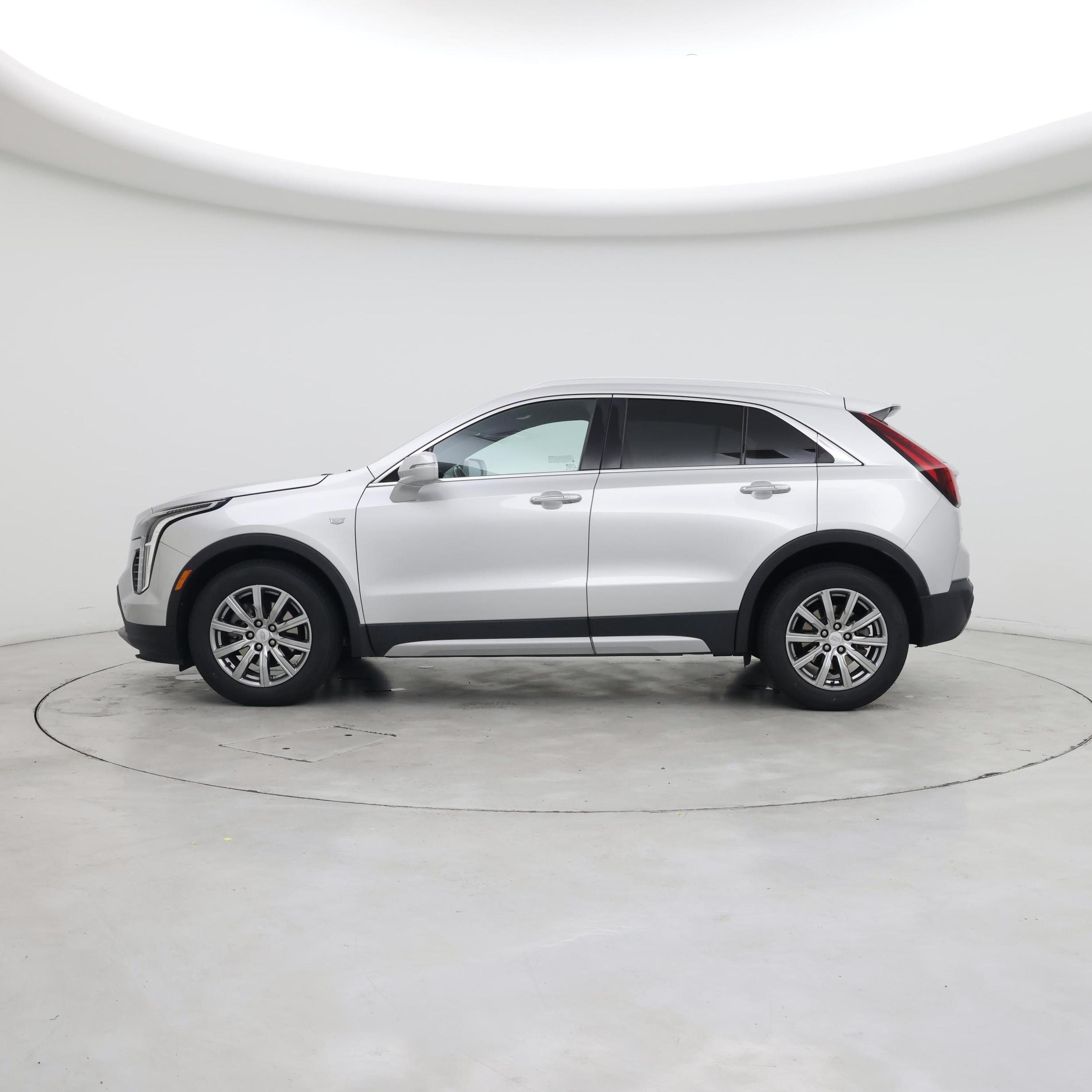 Thumbnail: 2021 Cadillac XT4 - 3