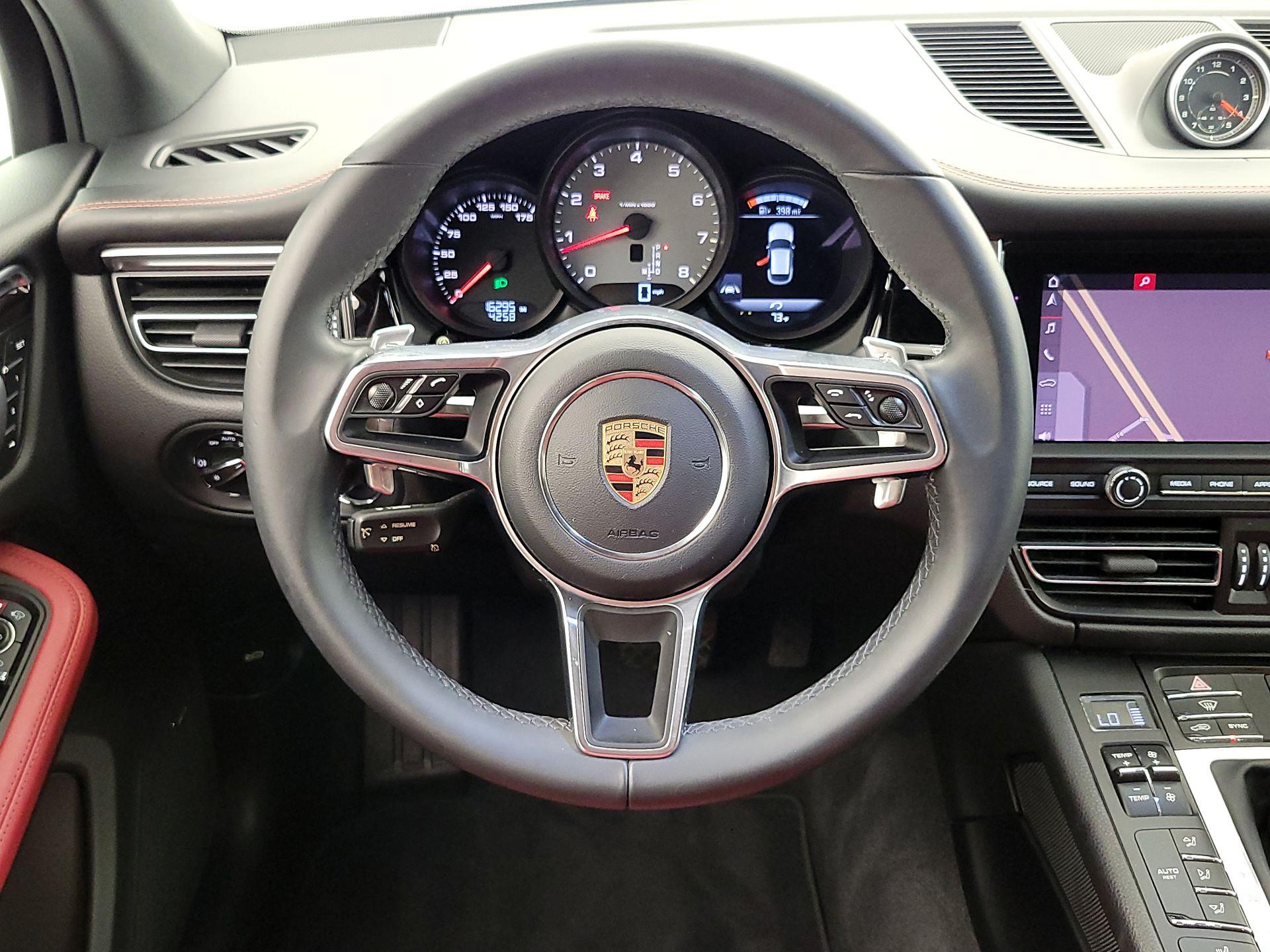 Thumbnail: 2020 Porsche Macan - 10