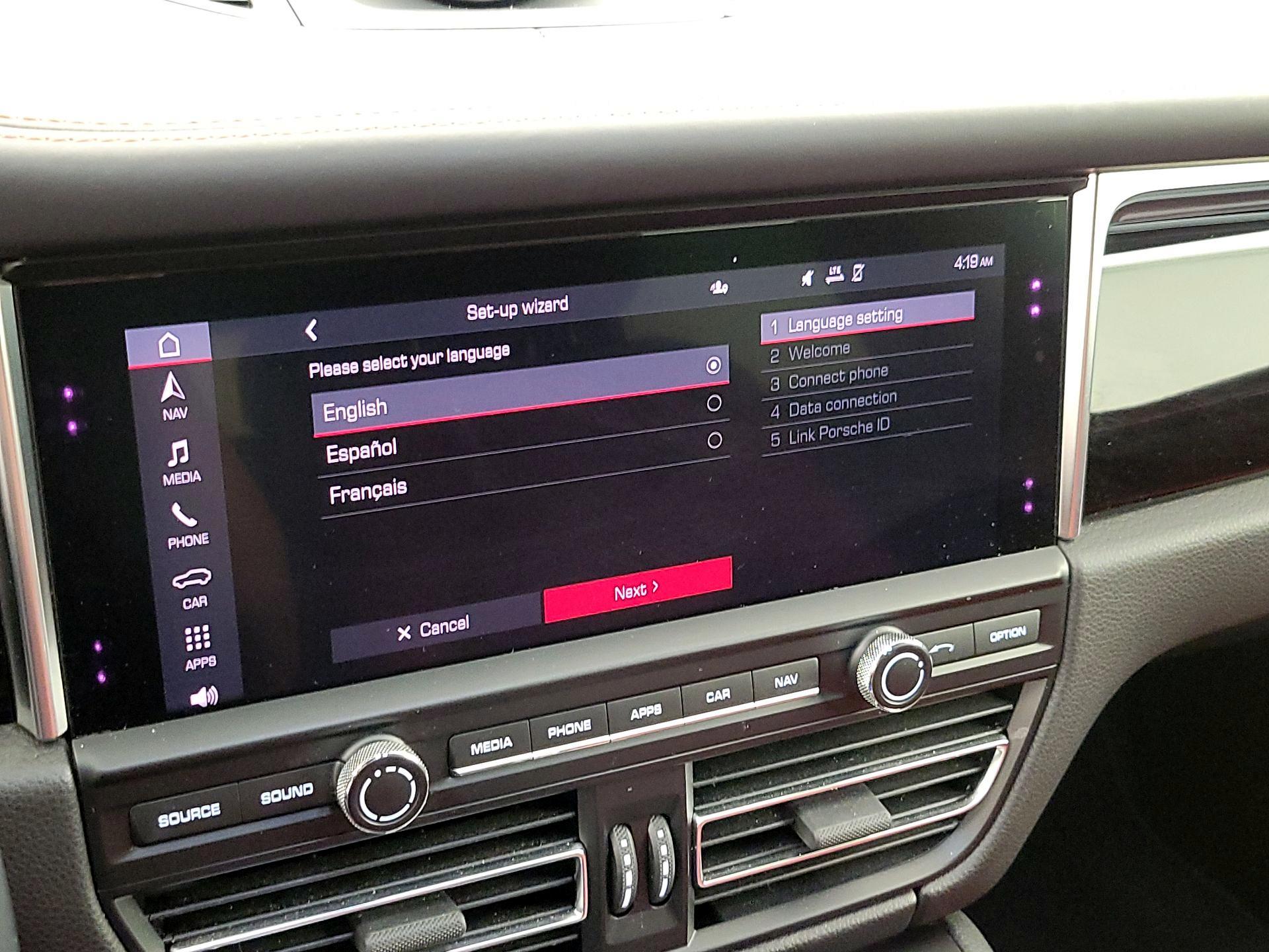 Thumbnail: 2020 Porsche Macan - 16