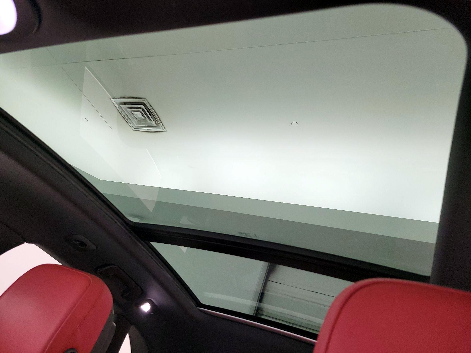 Thumbnail: 2020 Porsche Macan - 20