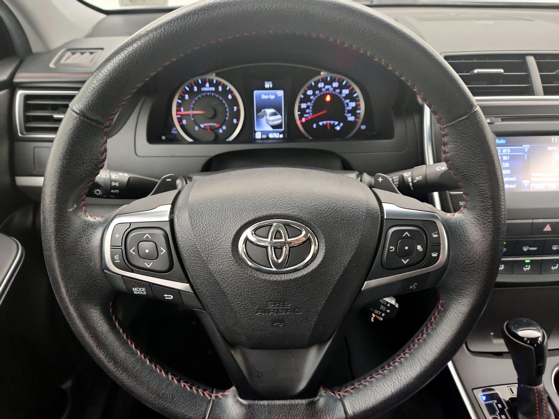 Thumbnail: 2015 Toyota Camry - 10