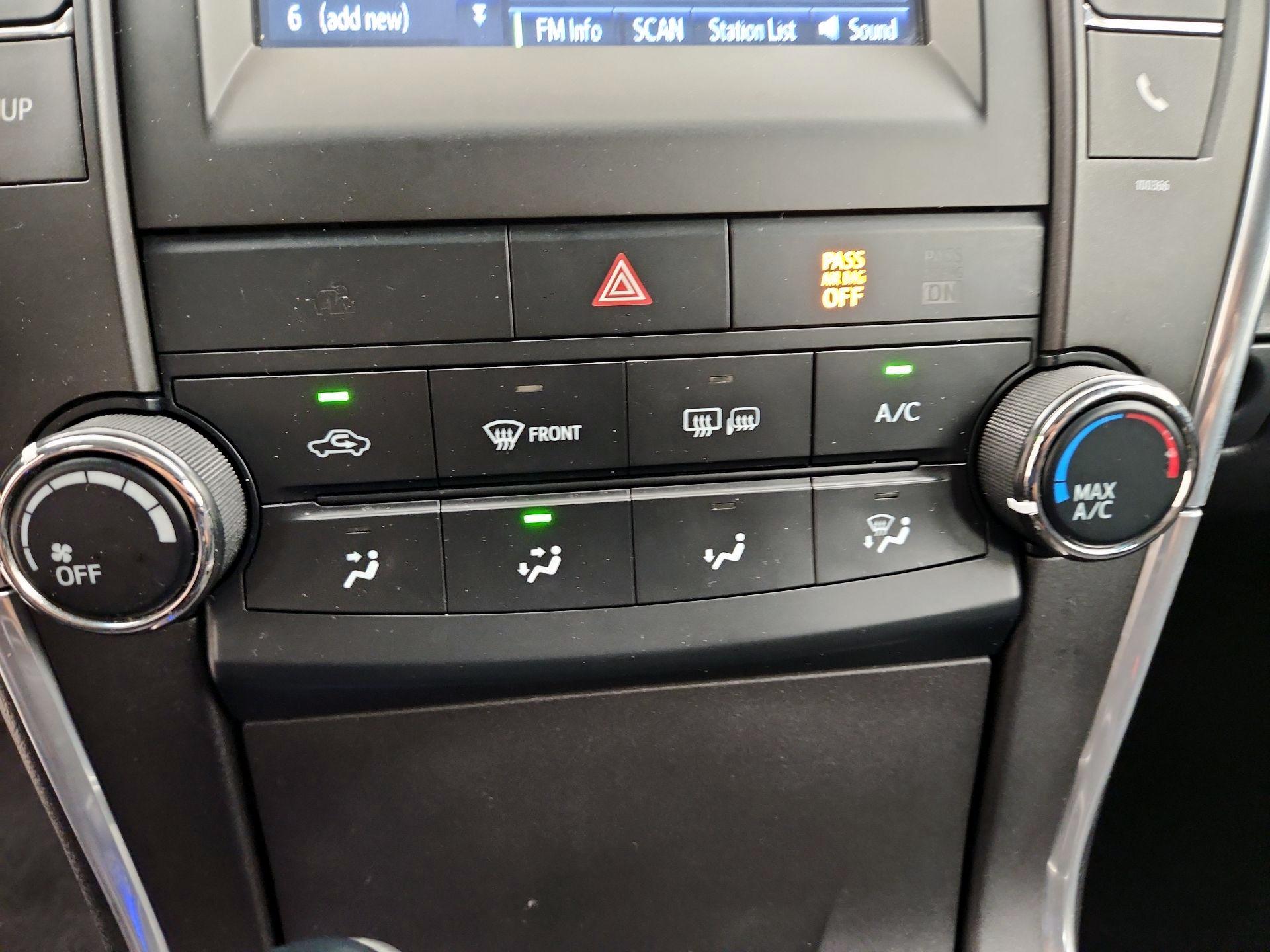 Thumbnail: 2015 Toyota Camry - 15