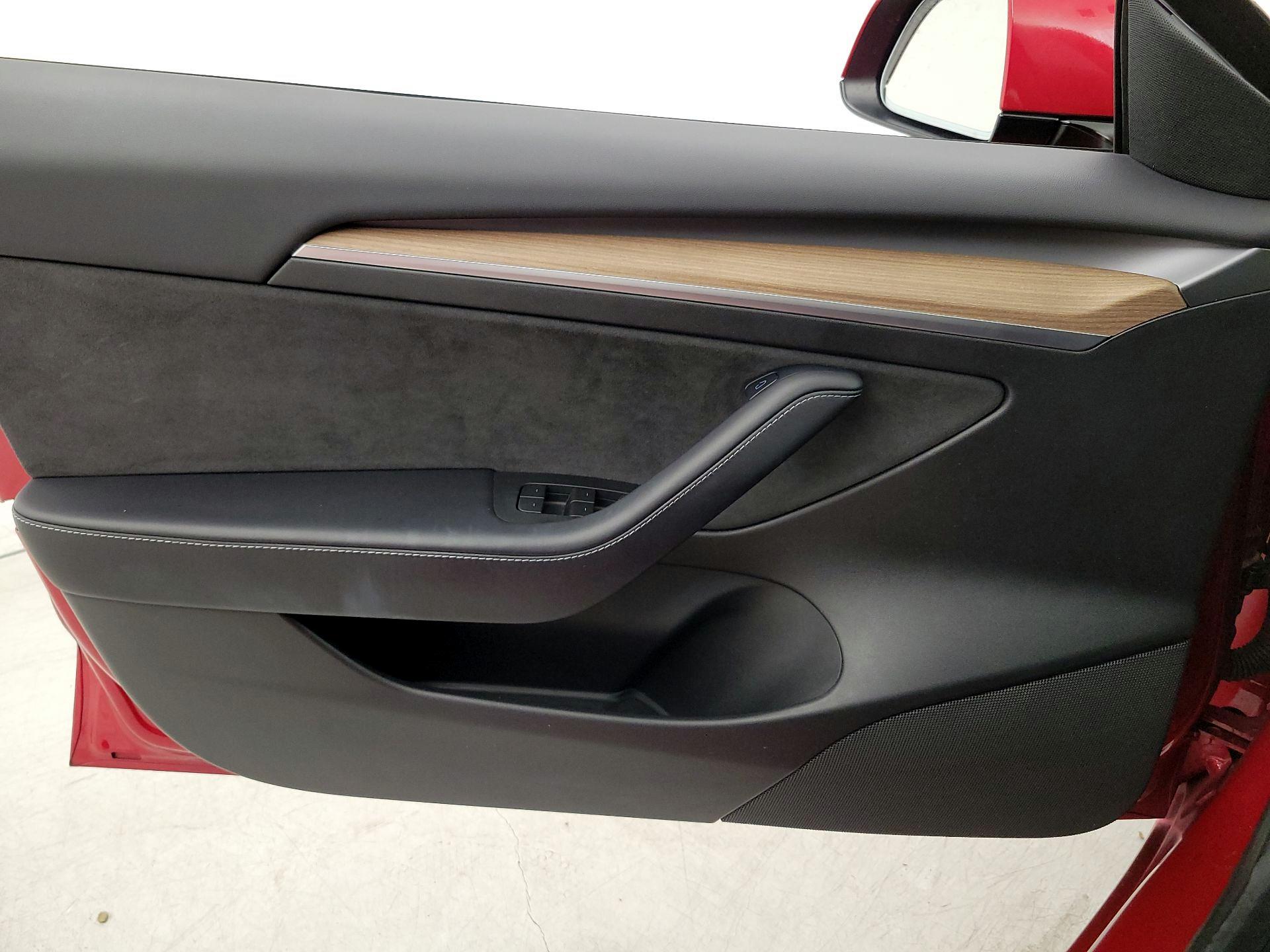 Thumbnail: 2021 Tesla Model 3 - 12