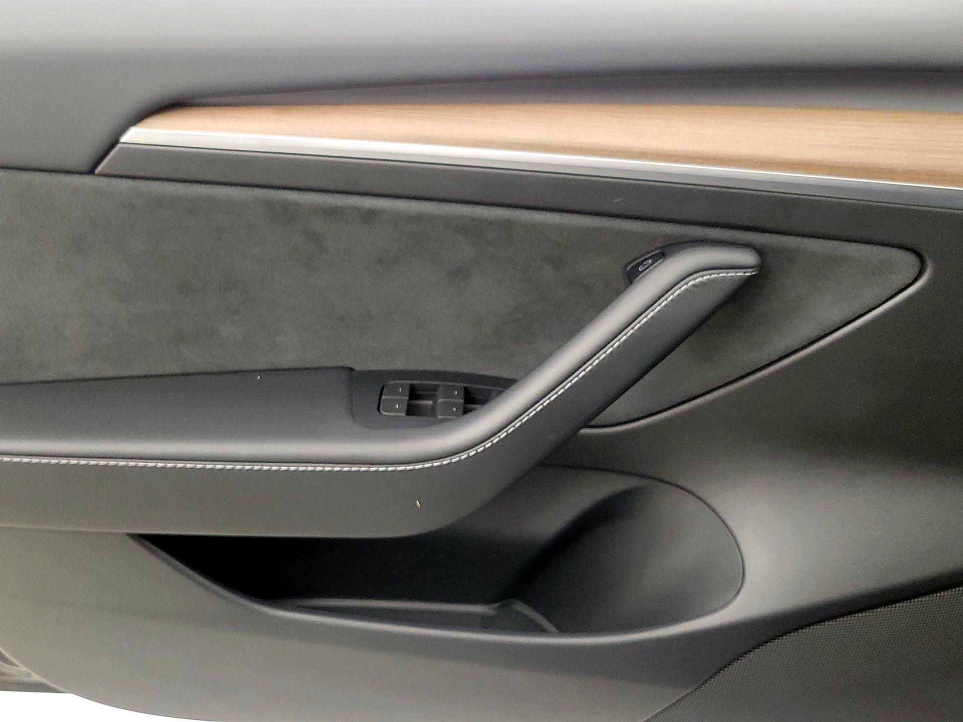 Thumbnail: 2023 Tesla Model 3 - 12
