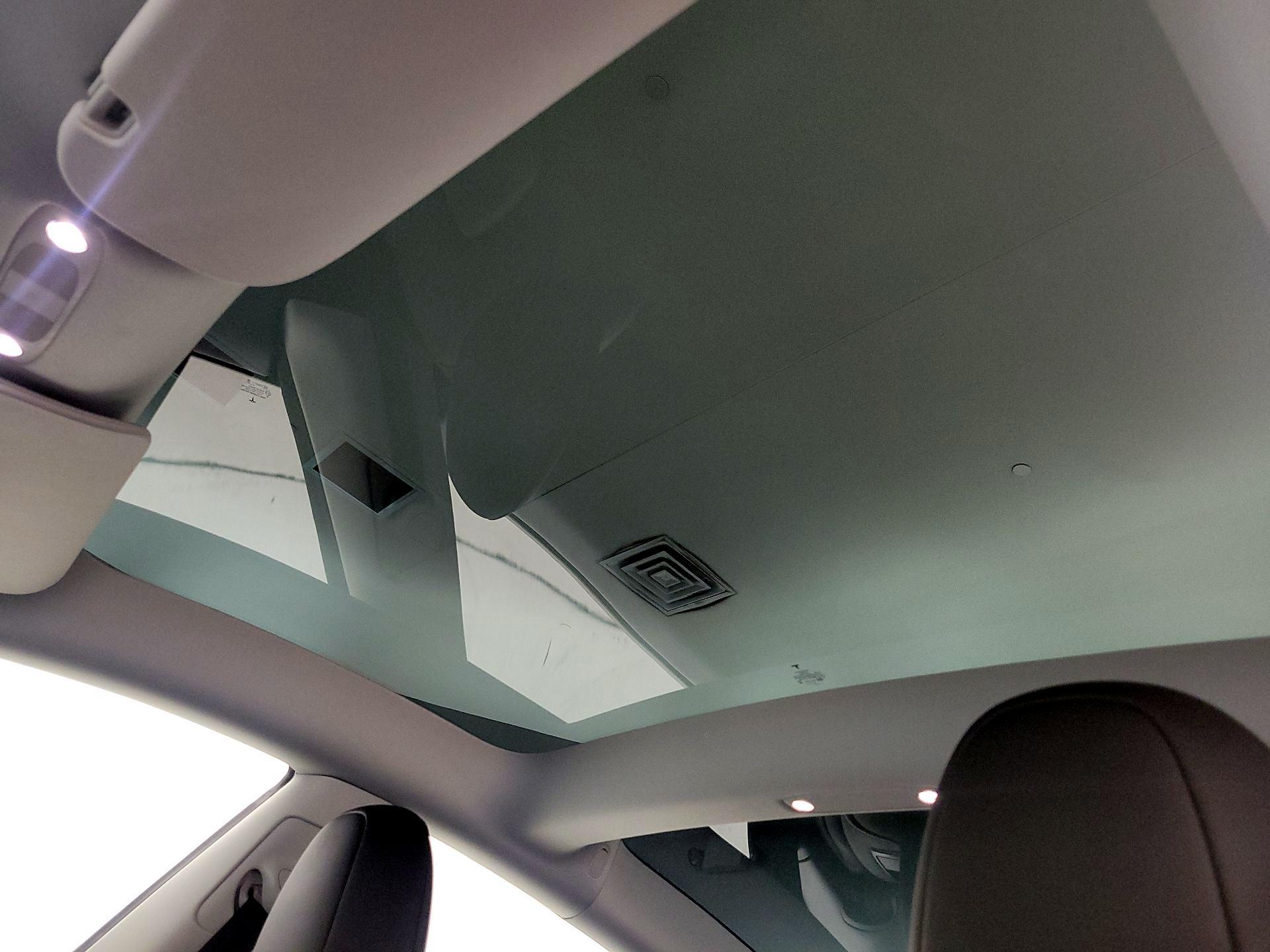 Thumbnail: 2023 Tesla Model 3 - 19