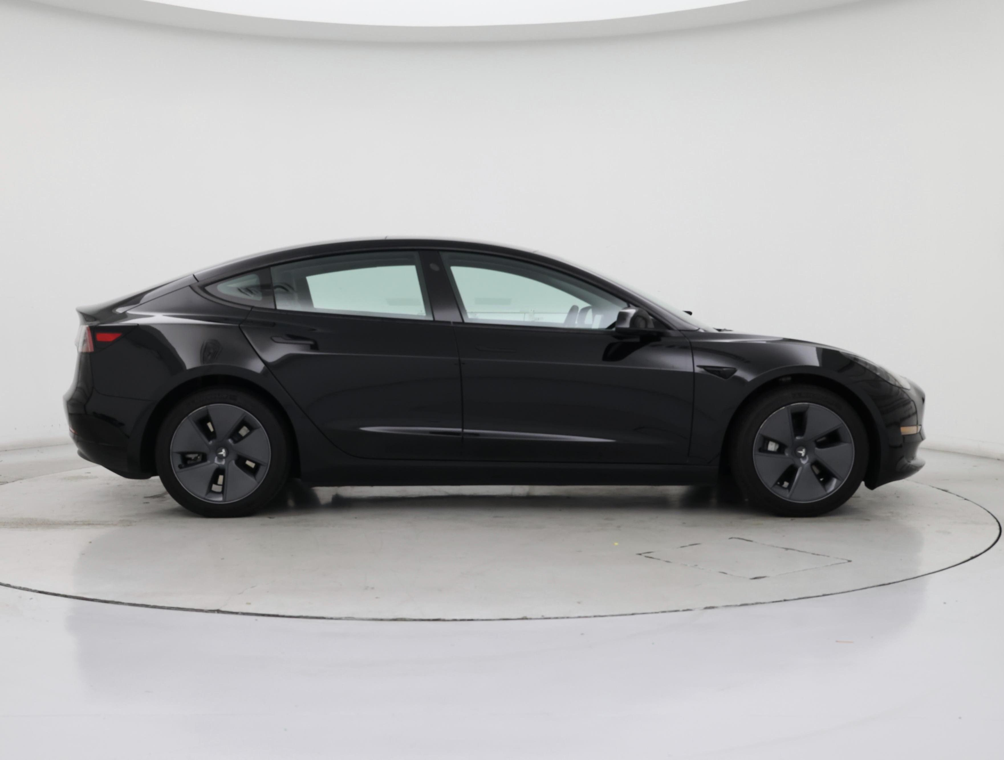 Thumbnail: 2023 Tesla Model 3 - 7