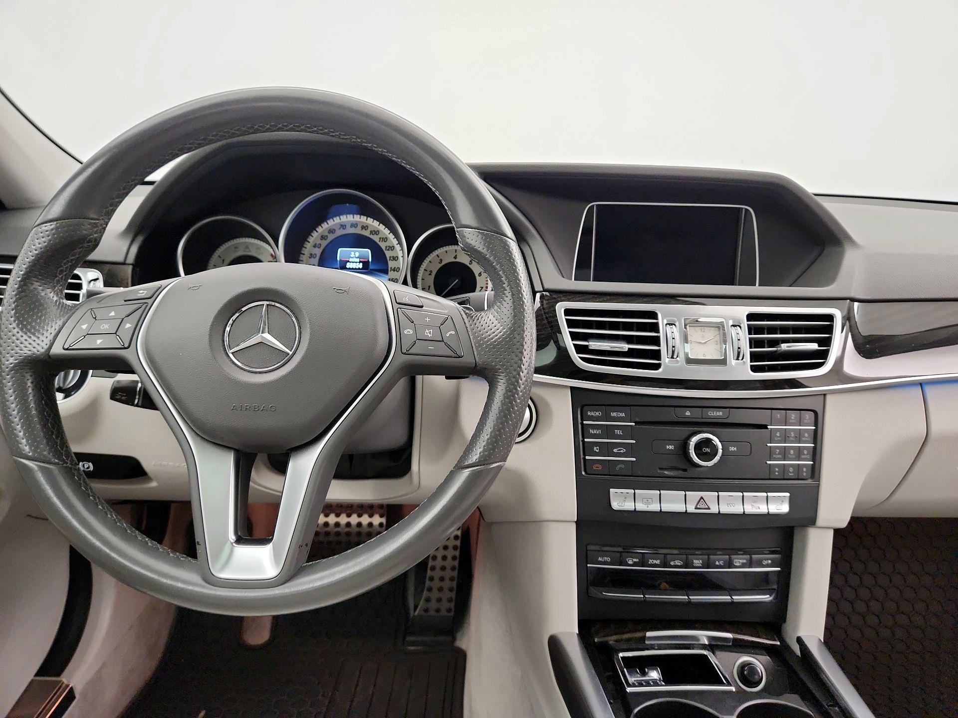 Thumbnail: 2016 Mercedes-Benz E-Class - 9