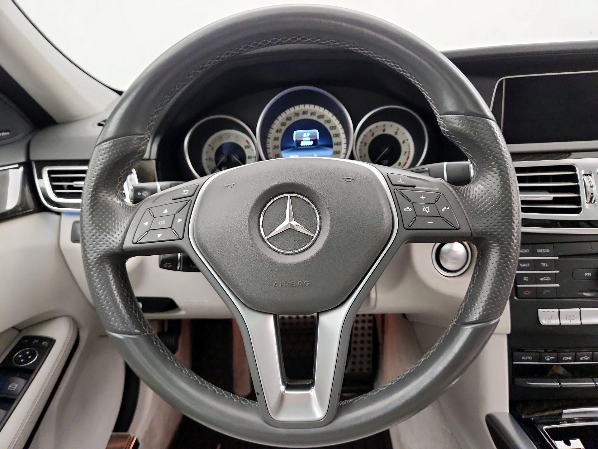 Thumbnail: 2016 Mercedes-Benz E-Class - 10