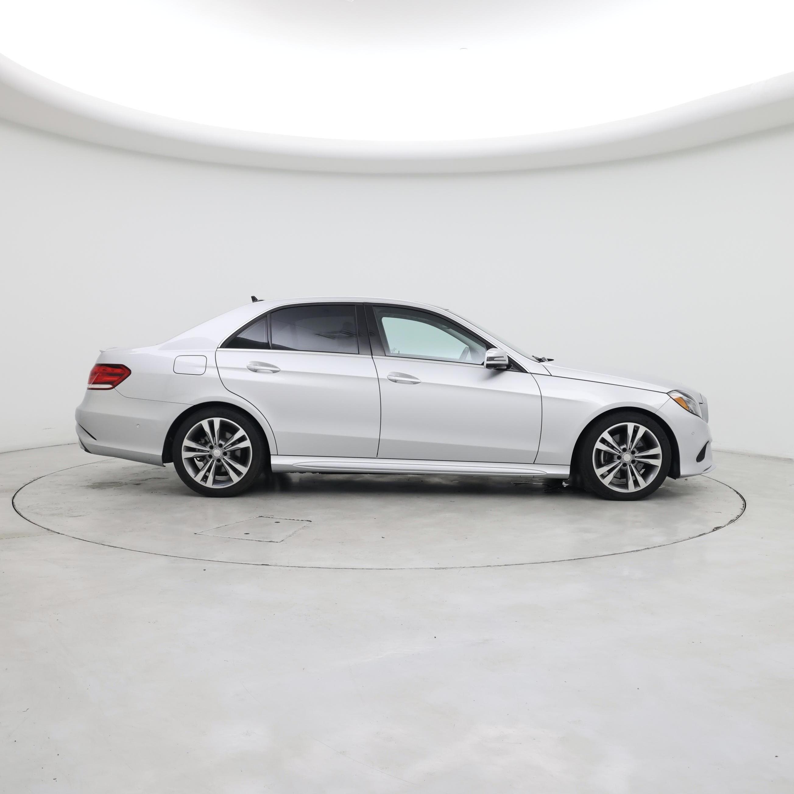 Thumbnail: 2016 Mercedes-Benz E-Class - 7