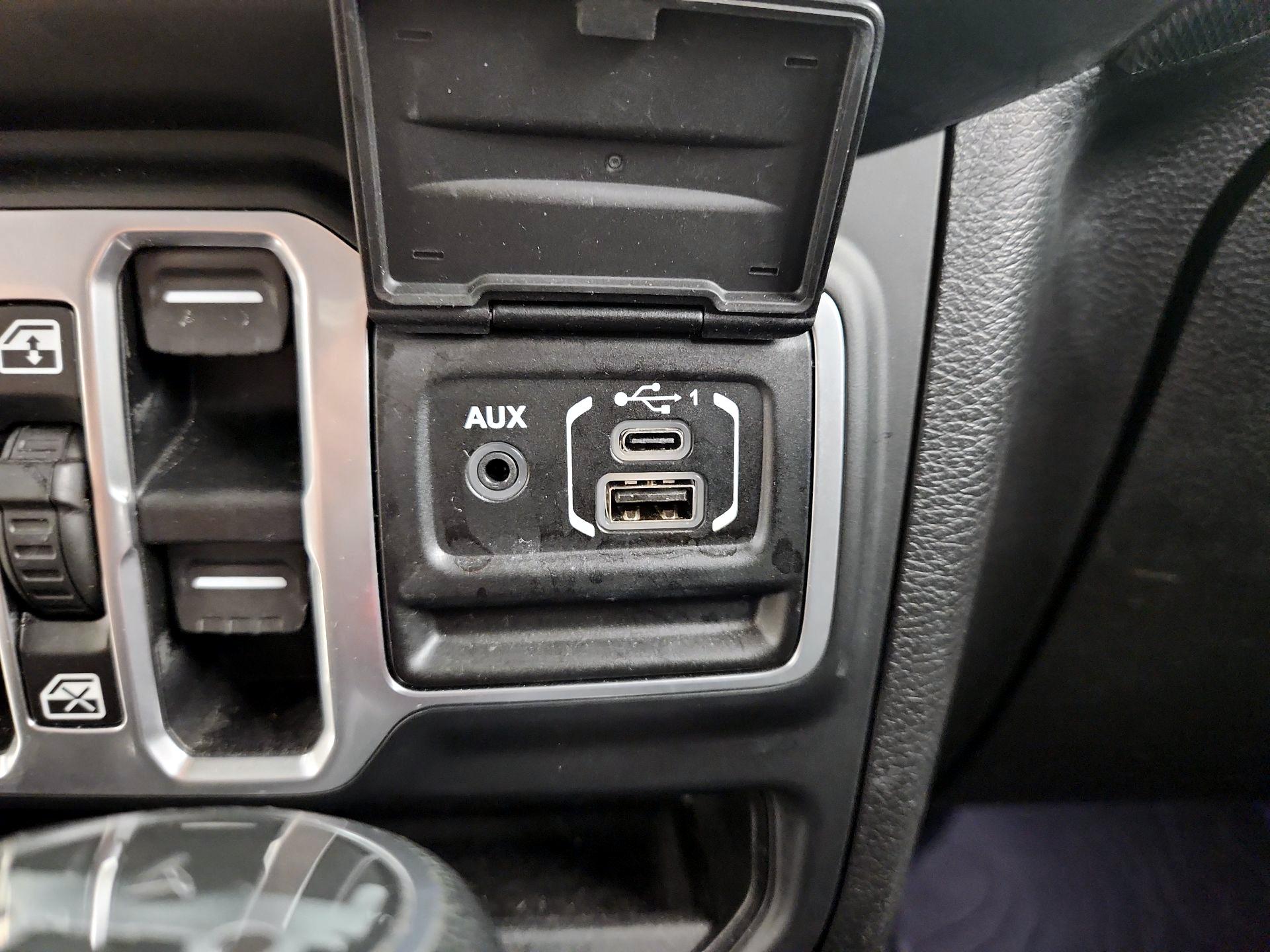 Thumbnail: 2018 Jeep Wrangler - 18