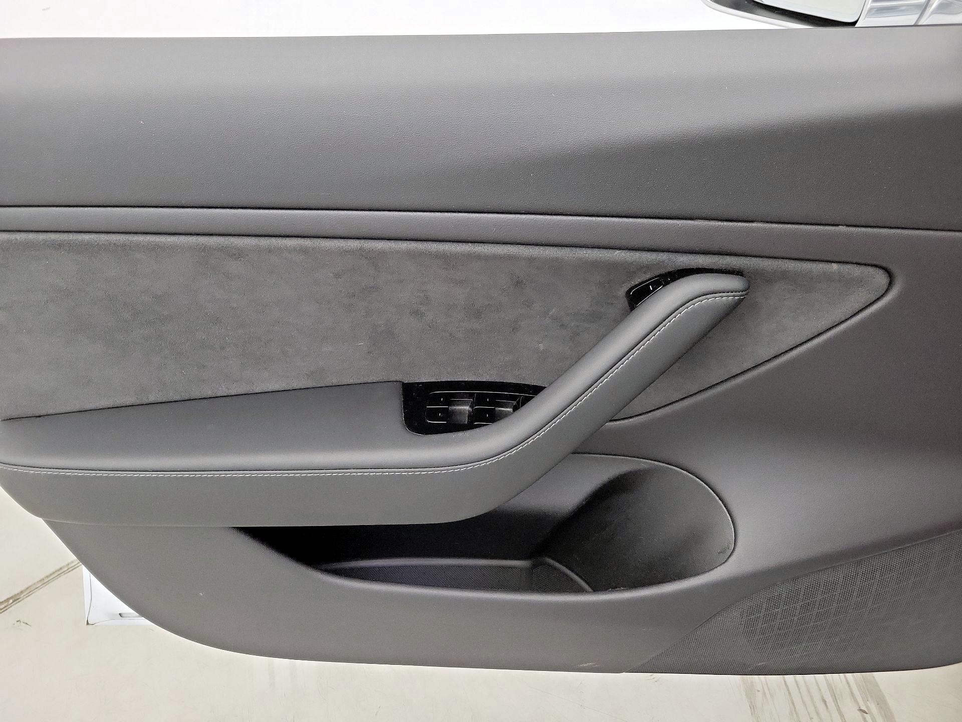 Thumbnail: 2019 Tesla Model 3 - 12