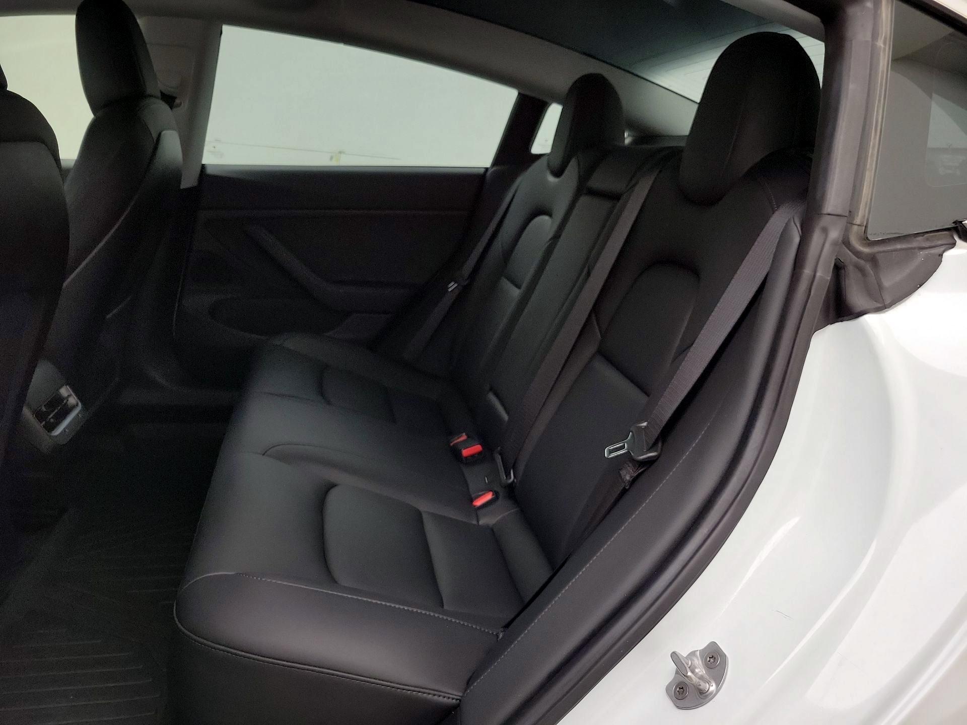 Thumbnail: 2019 Tesla Model 3 - 20