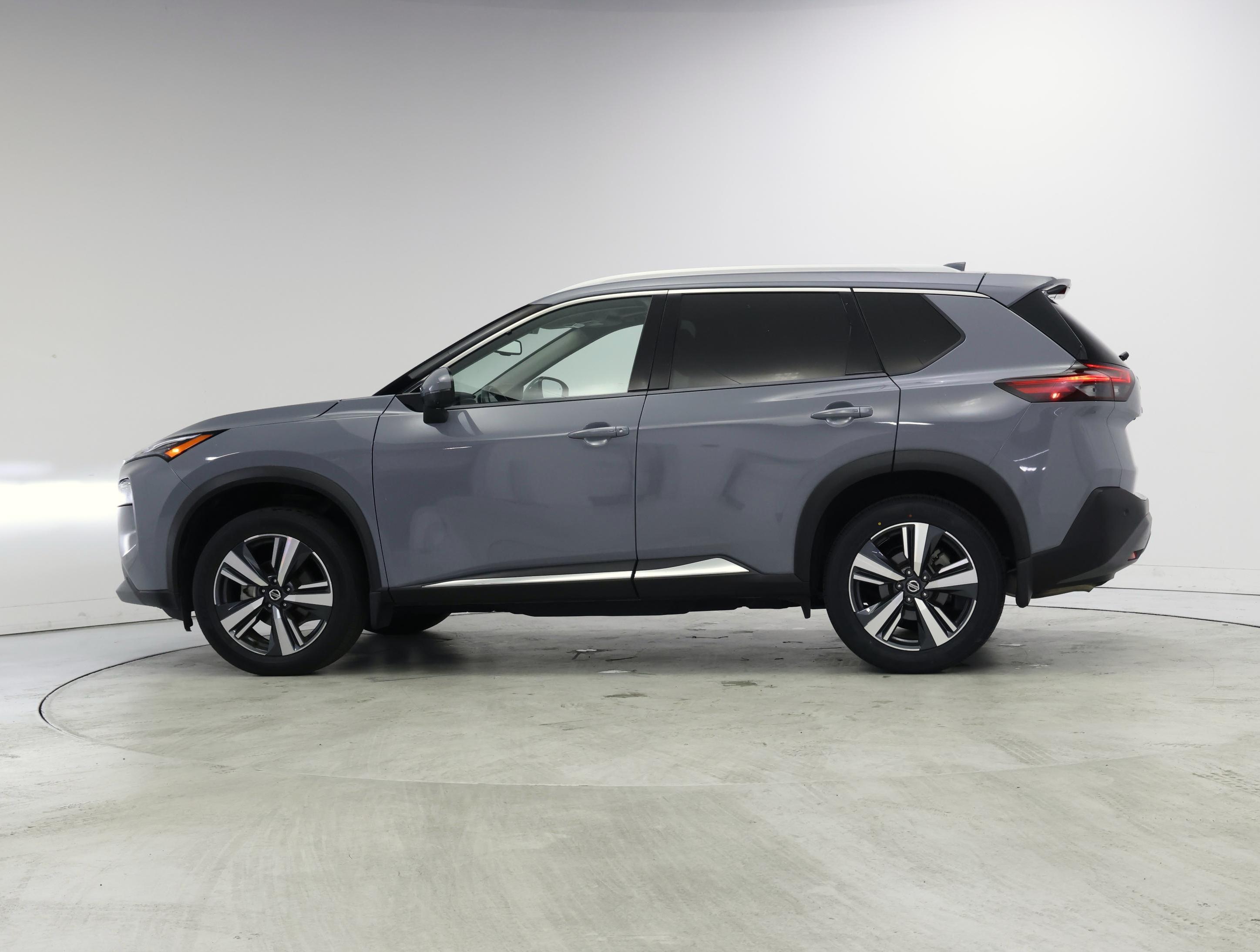 Thumbnail: 2021 Nissan Rogue - 3