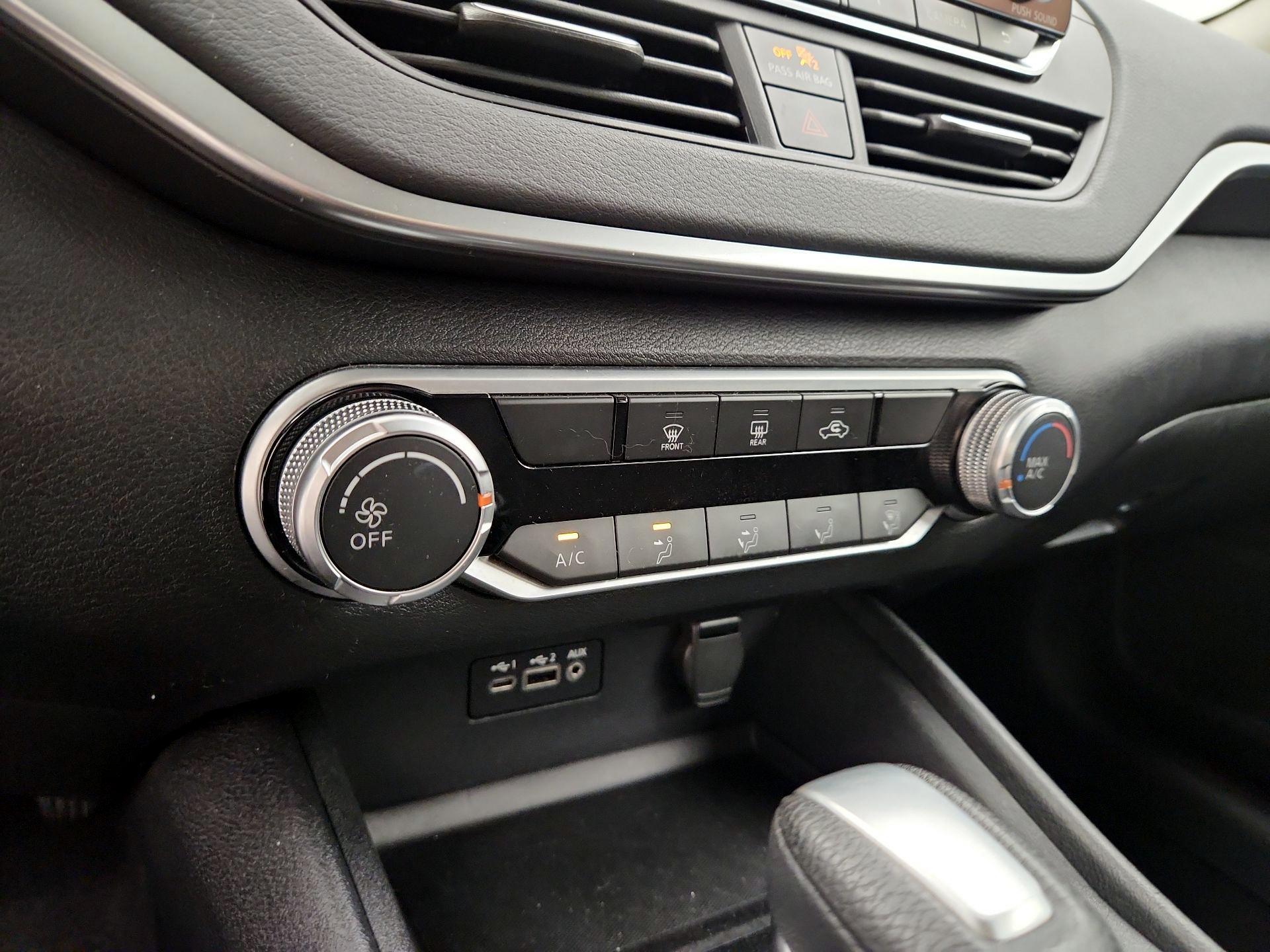 Thumbnail: 2019 Nissan Altima - 16