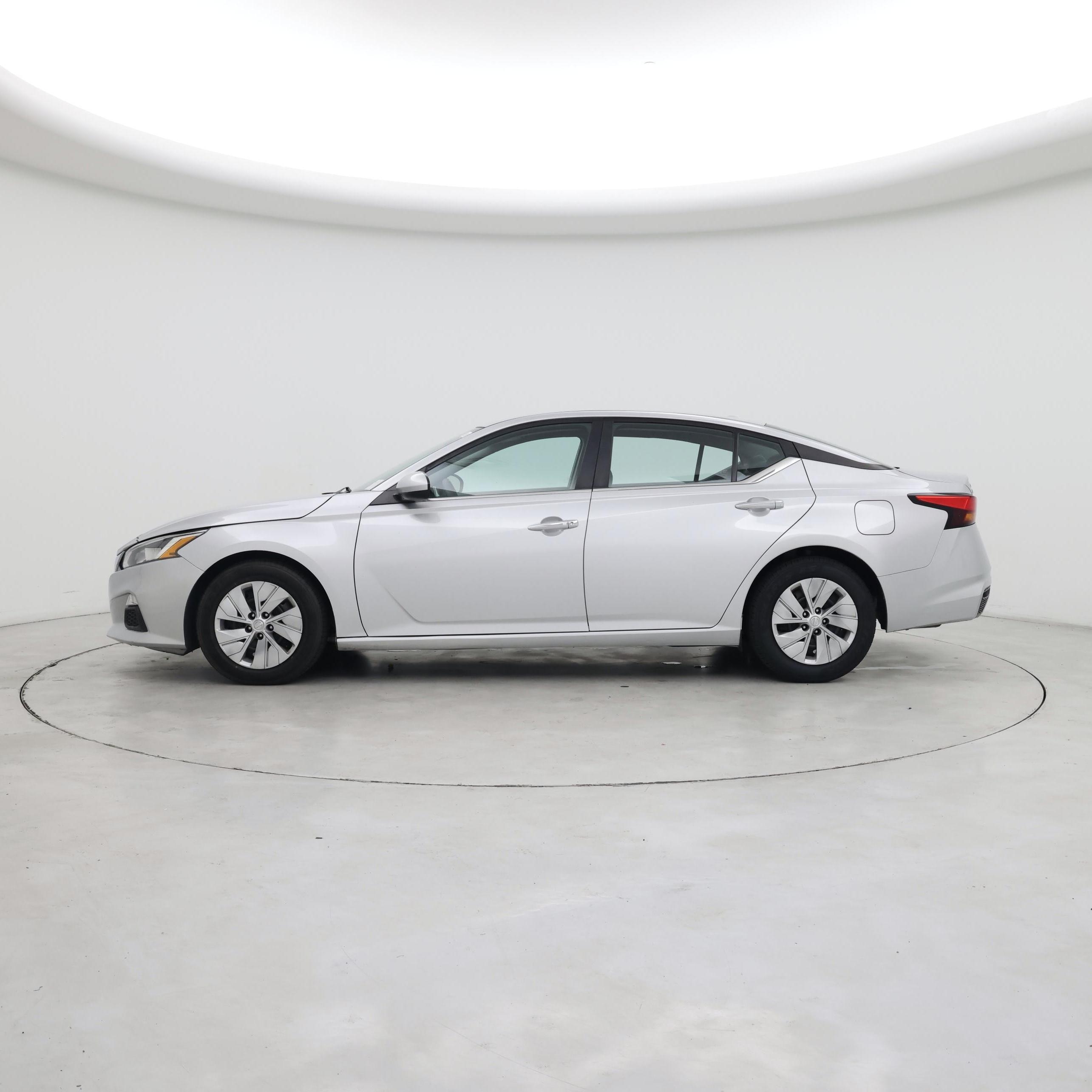 Thumbnail: 2019 Nissan Altima - 3