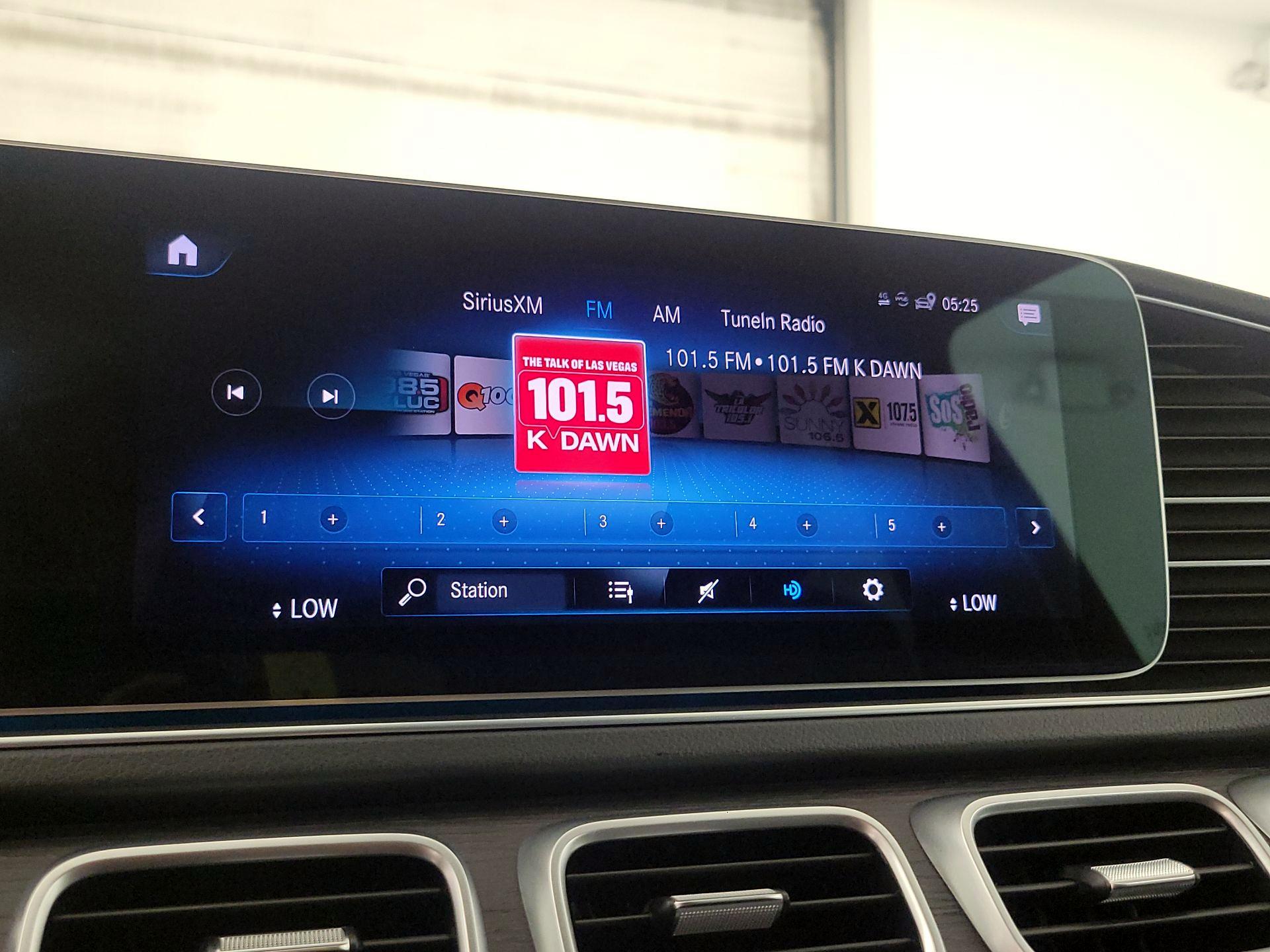 Thumbnail: 2022 Mercedes-Benz GLS - 16