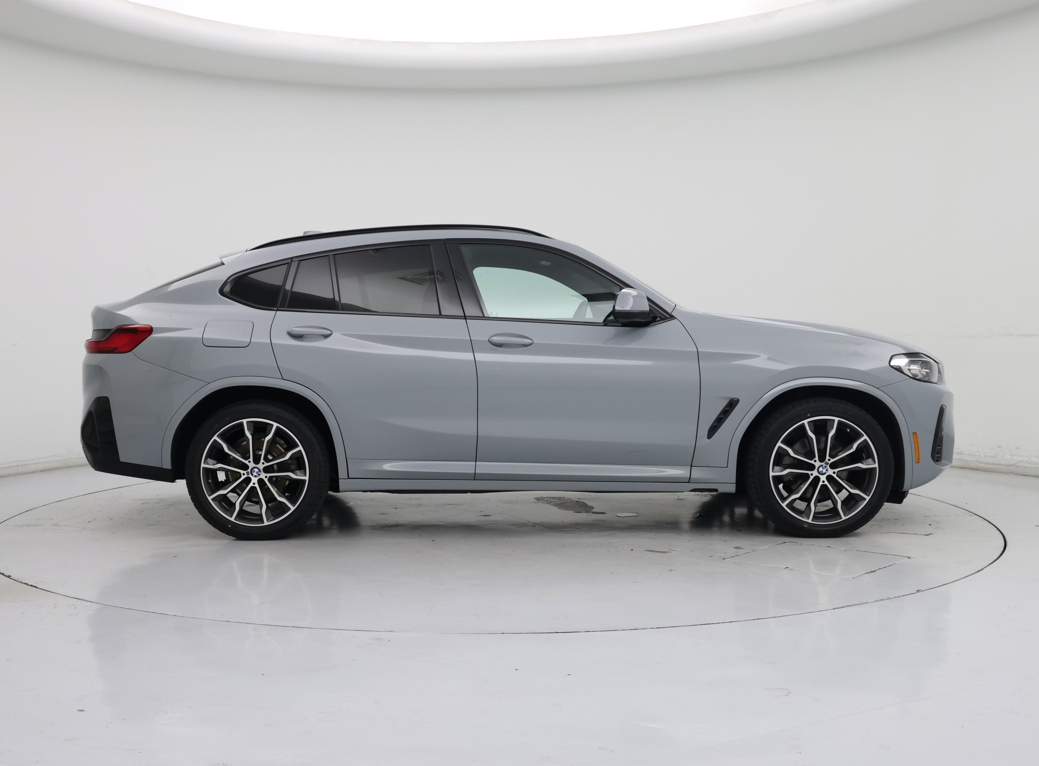 Thumbnail: 2022 BMW X4 - 7