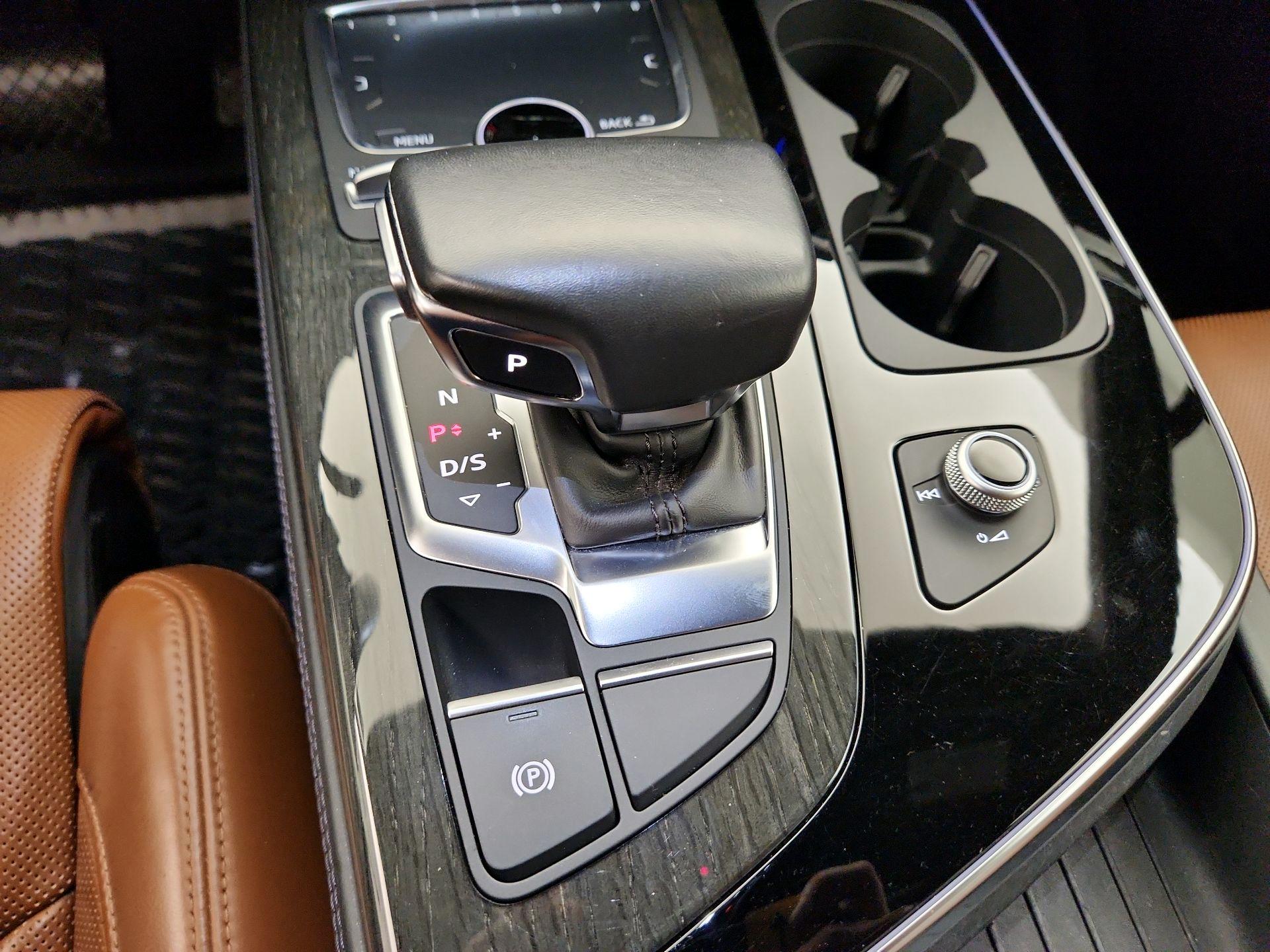 Thumbnail: 2018 Audi Q7 - 18