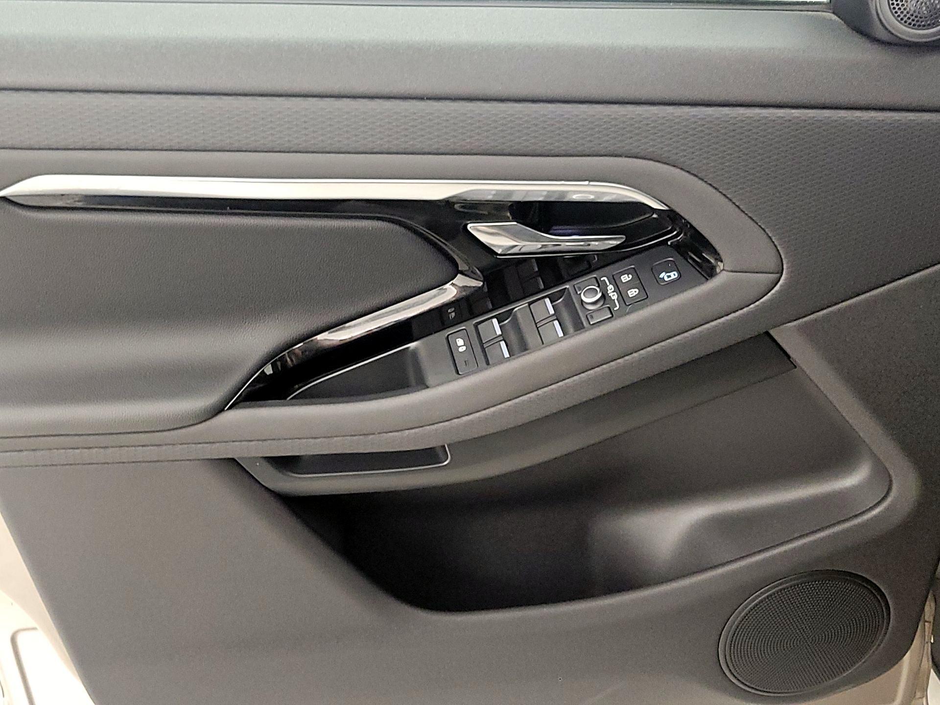 Thumbnail: 2021 Land Rover Range Rover Evoque - 10