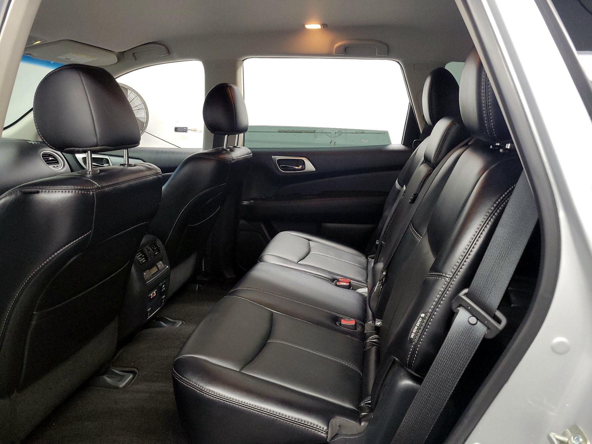 Thumbnail: 2020 Nissan Pathfinder - 17