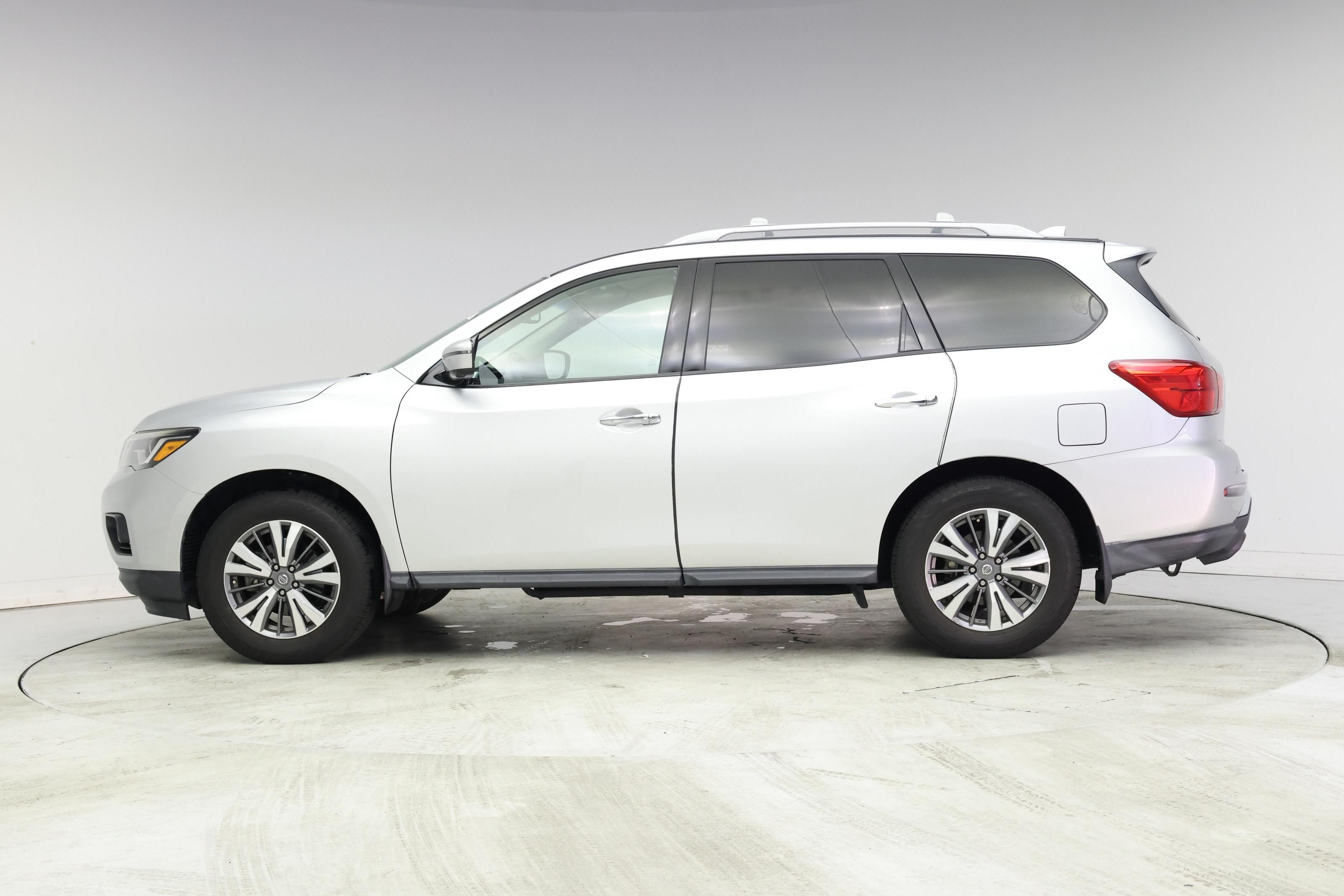 Thumbnail: 2020 Nissan Pathfinder - 3