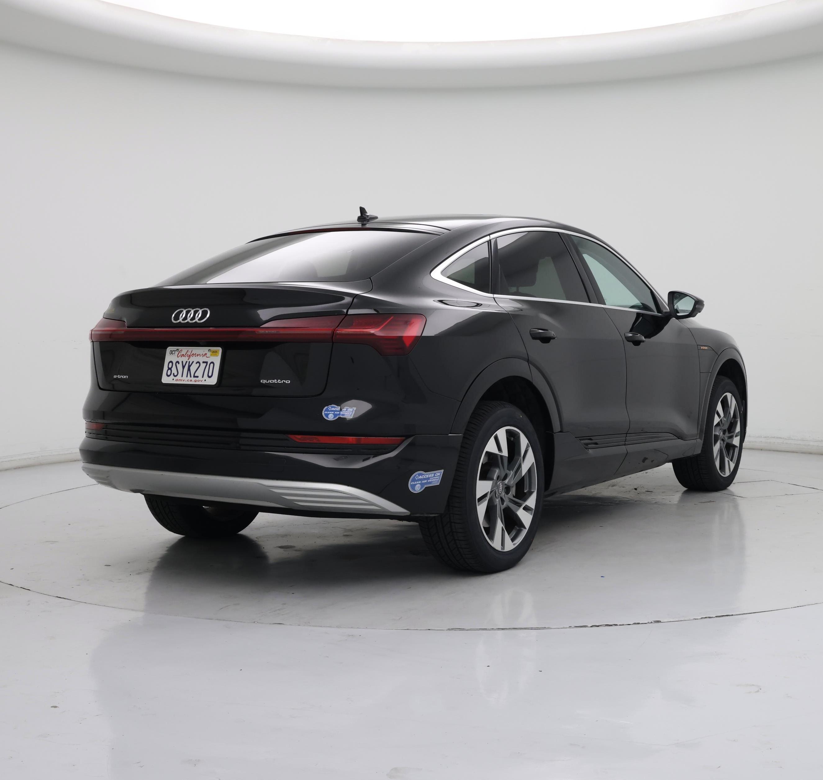 Thumbnail: 2020 Audi e-tron S - 8