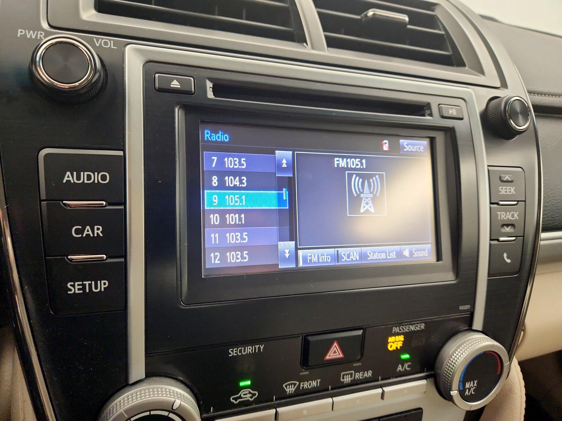 Thumbnail: 2014 Toyota Camry - 15