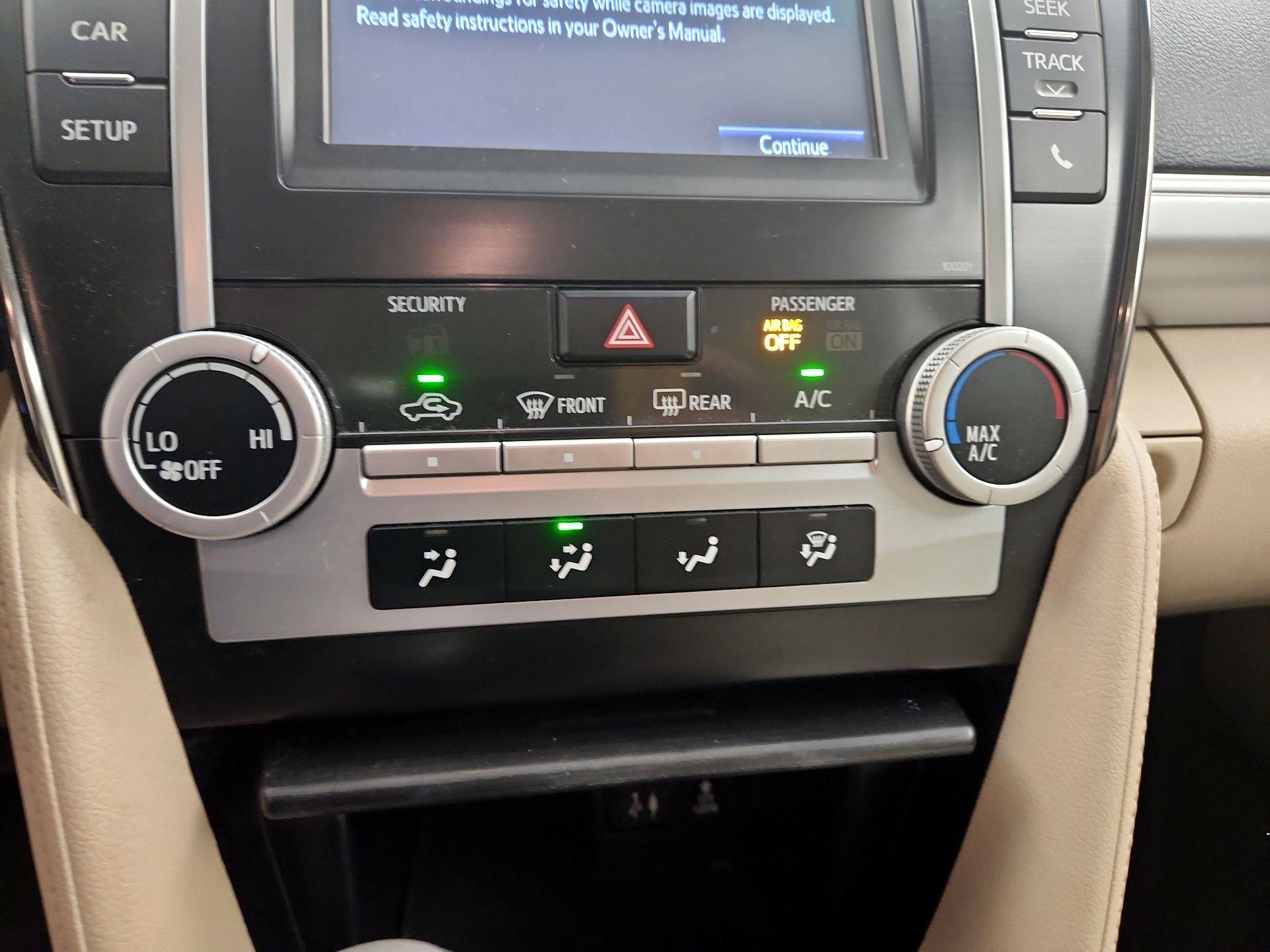 Thumbnail: 2014 Toyota Camry - 16