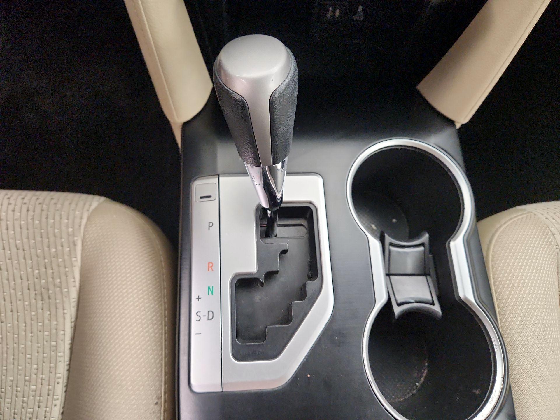 Thumbnail: 2014 Toyota Camry - 17