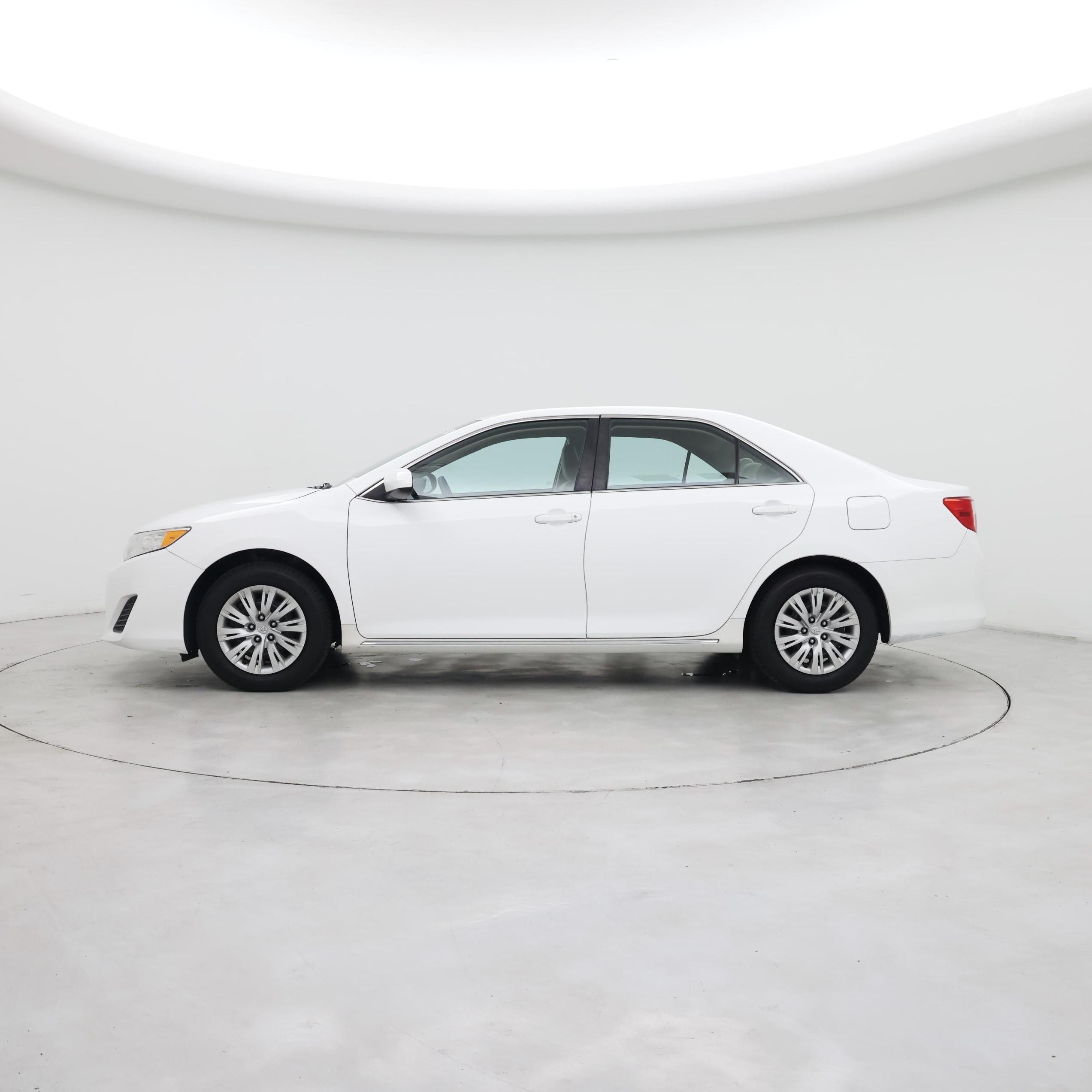 Thumbnail: 2014 Toyota Camry - 3