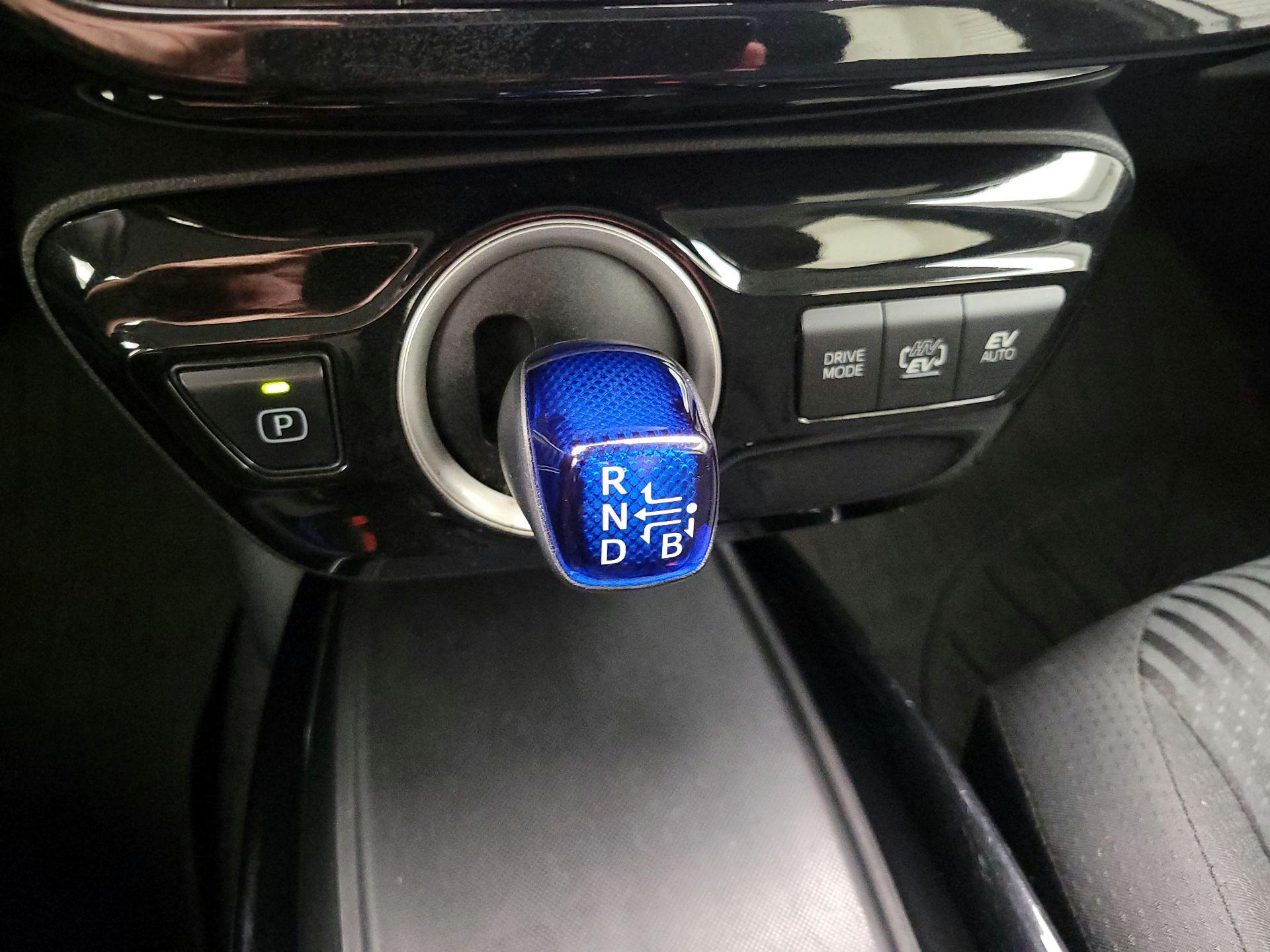 Thumbnail: 2021 Toyota Prius Prime - 17