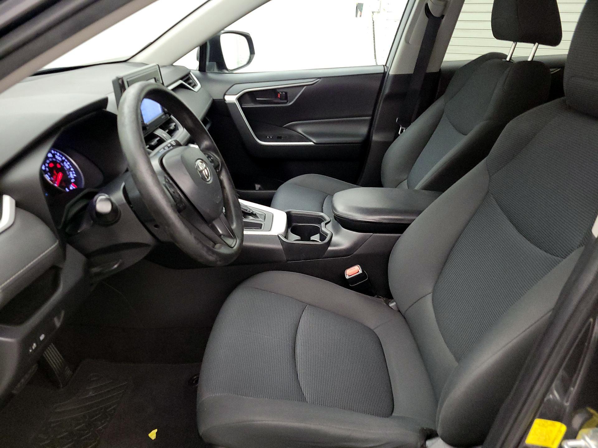 Thumbnail: 2020 Toyota RAV4 - 11