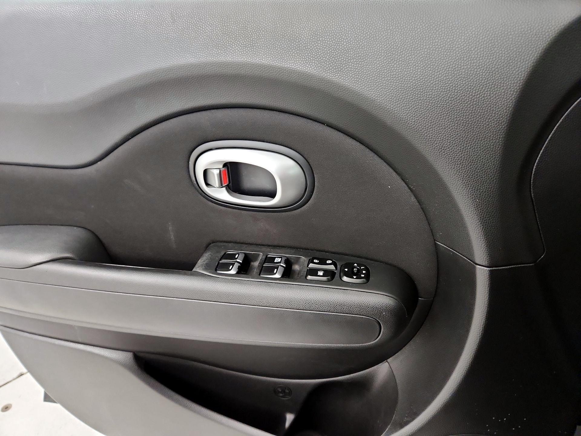 Thumbnail: 2018 Kia Soul - 12