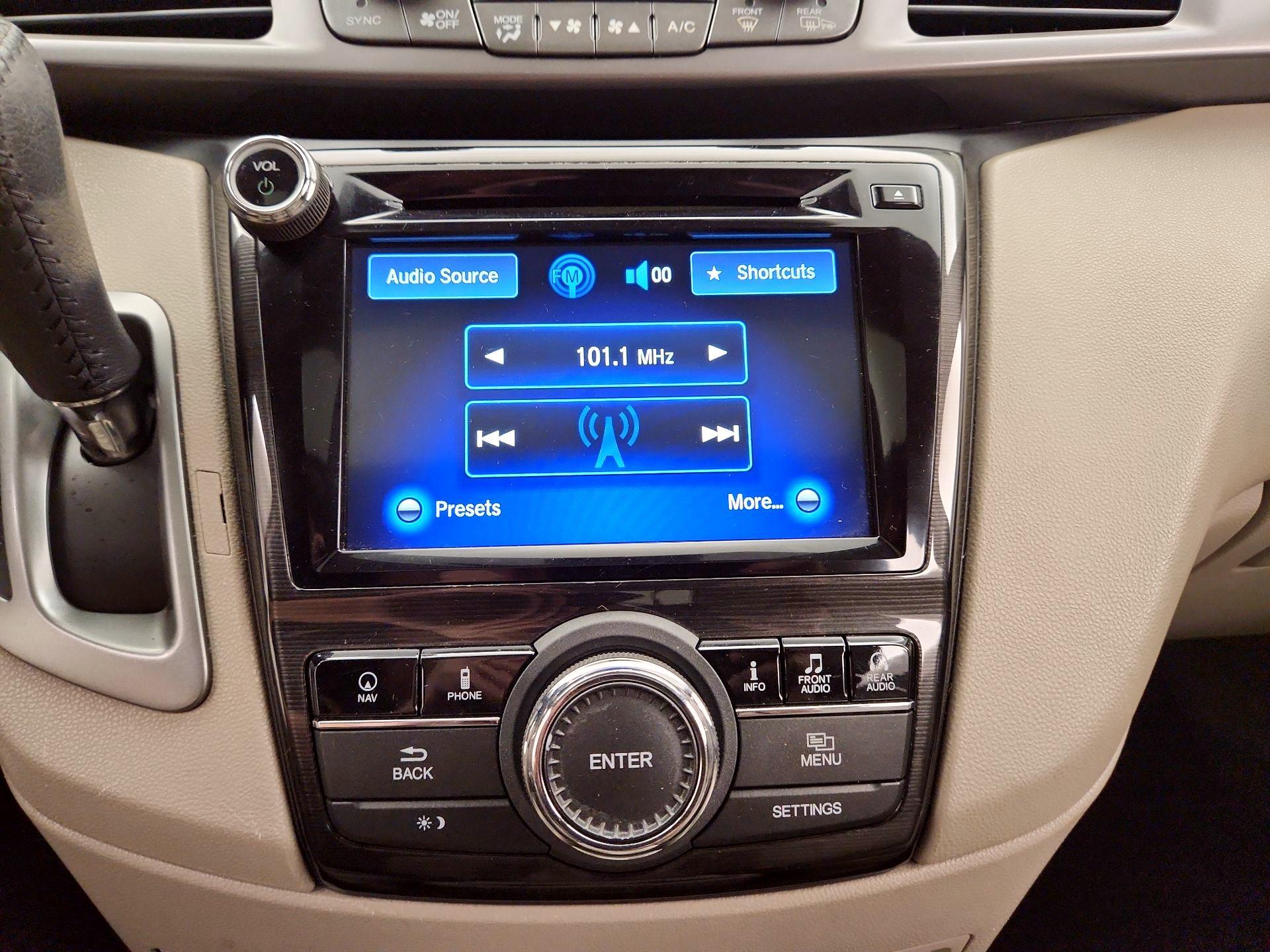 Thumbnail: 2015 Honda Odyssey - 16
