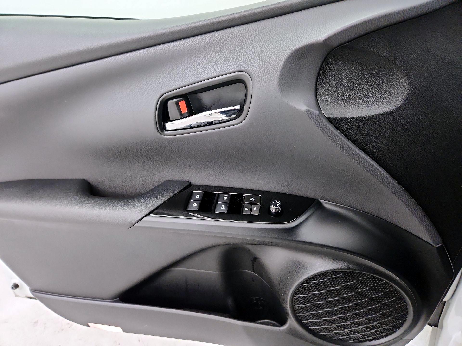 Thumbnail: 2018 Toyota Prius - 12