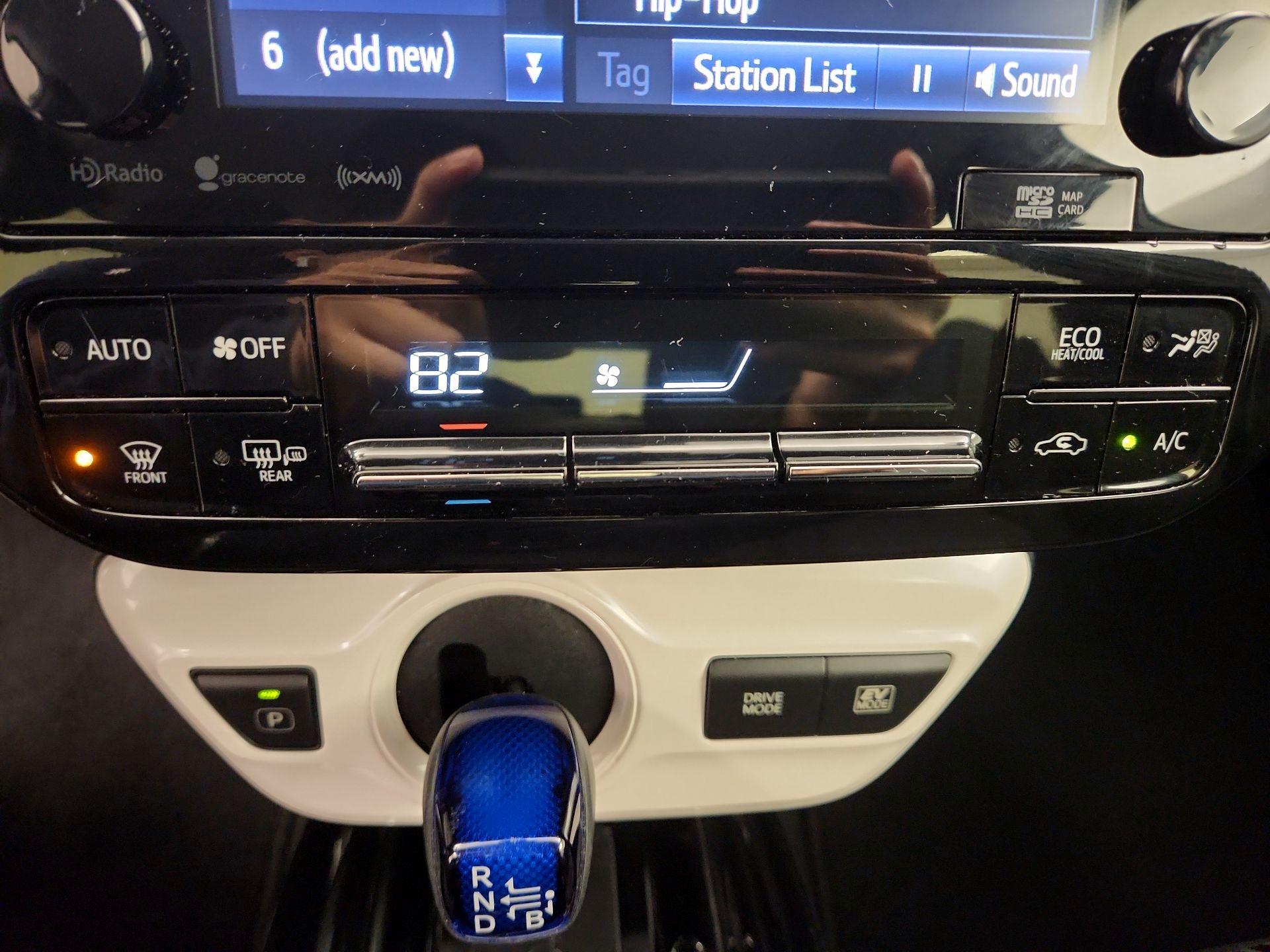 Thumbnail: 2018 Toyota Prius - 17