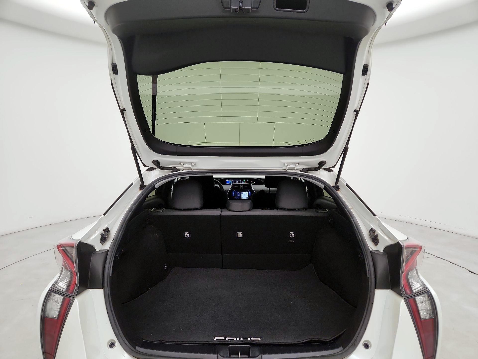 Thumbnail: 2018 Toyota Prius - 20