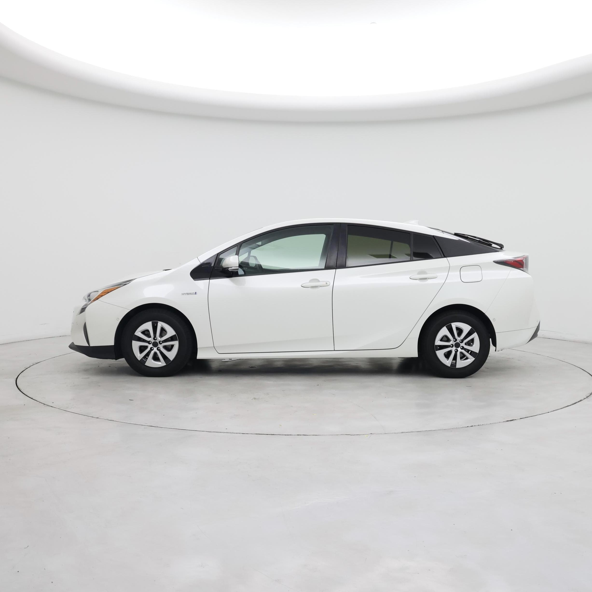 Thumbnail: 2018 Toyota Prius - 3