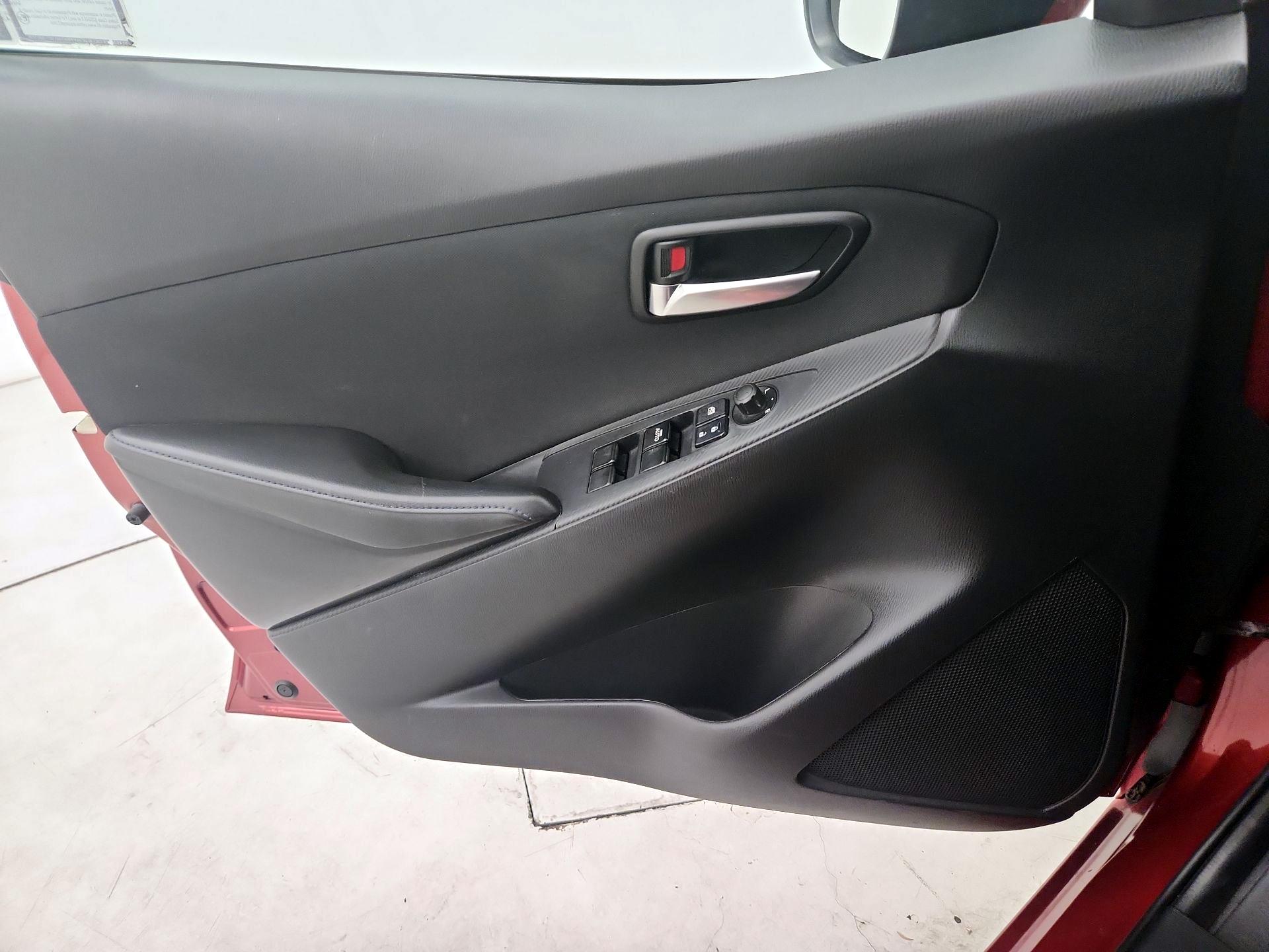 Thumbnail: 2018 Toyota Yaris iA - 12