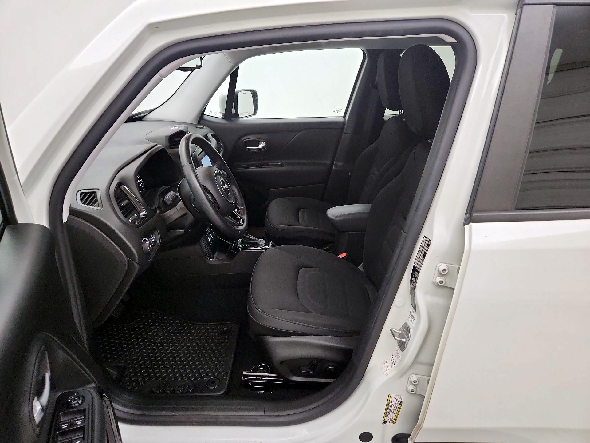 Thumbnail: 2017 Jeep Renegade - 11