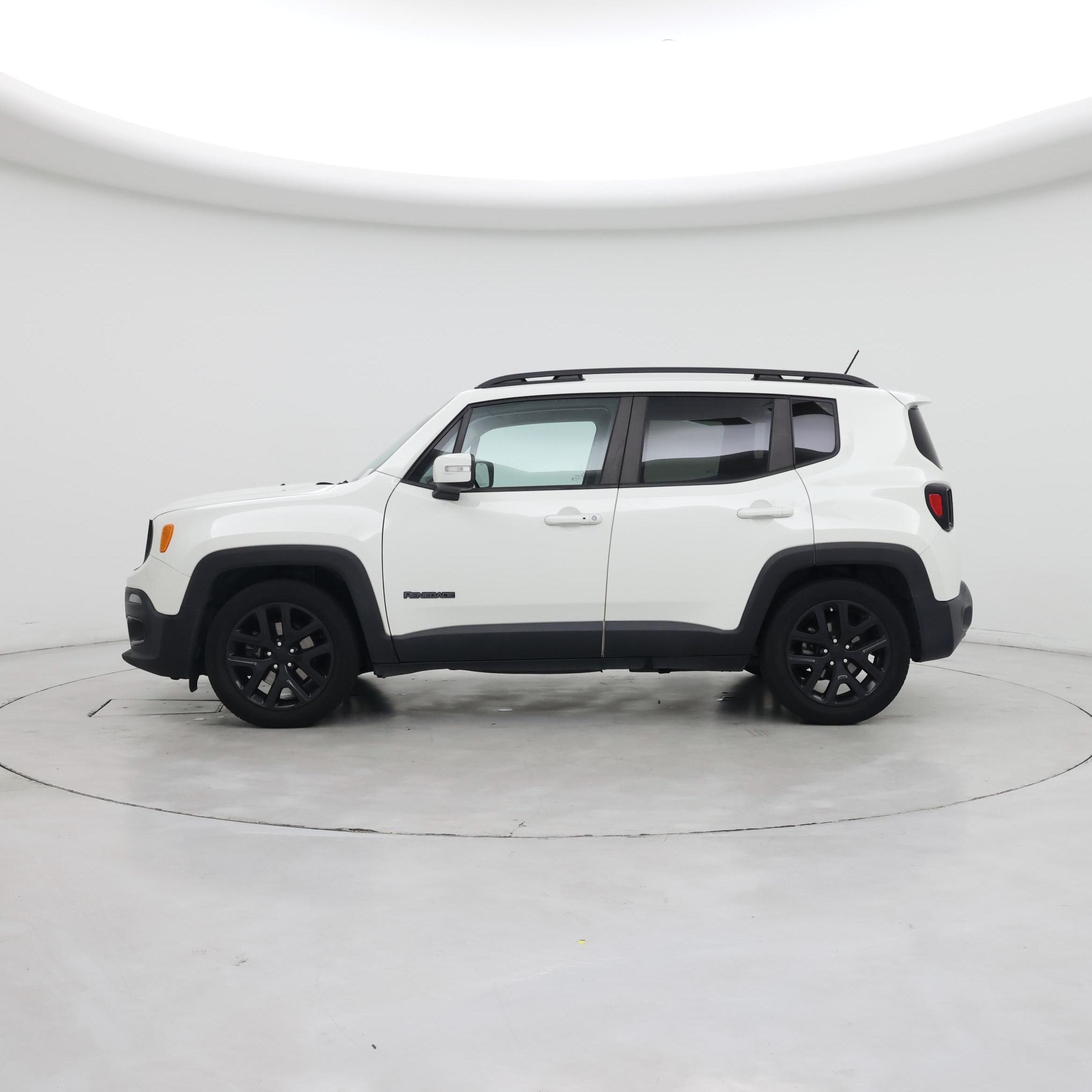 Thumbnail: 2017 Jeep Renegade - 3
