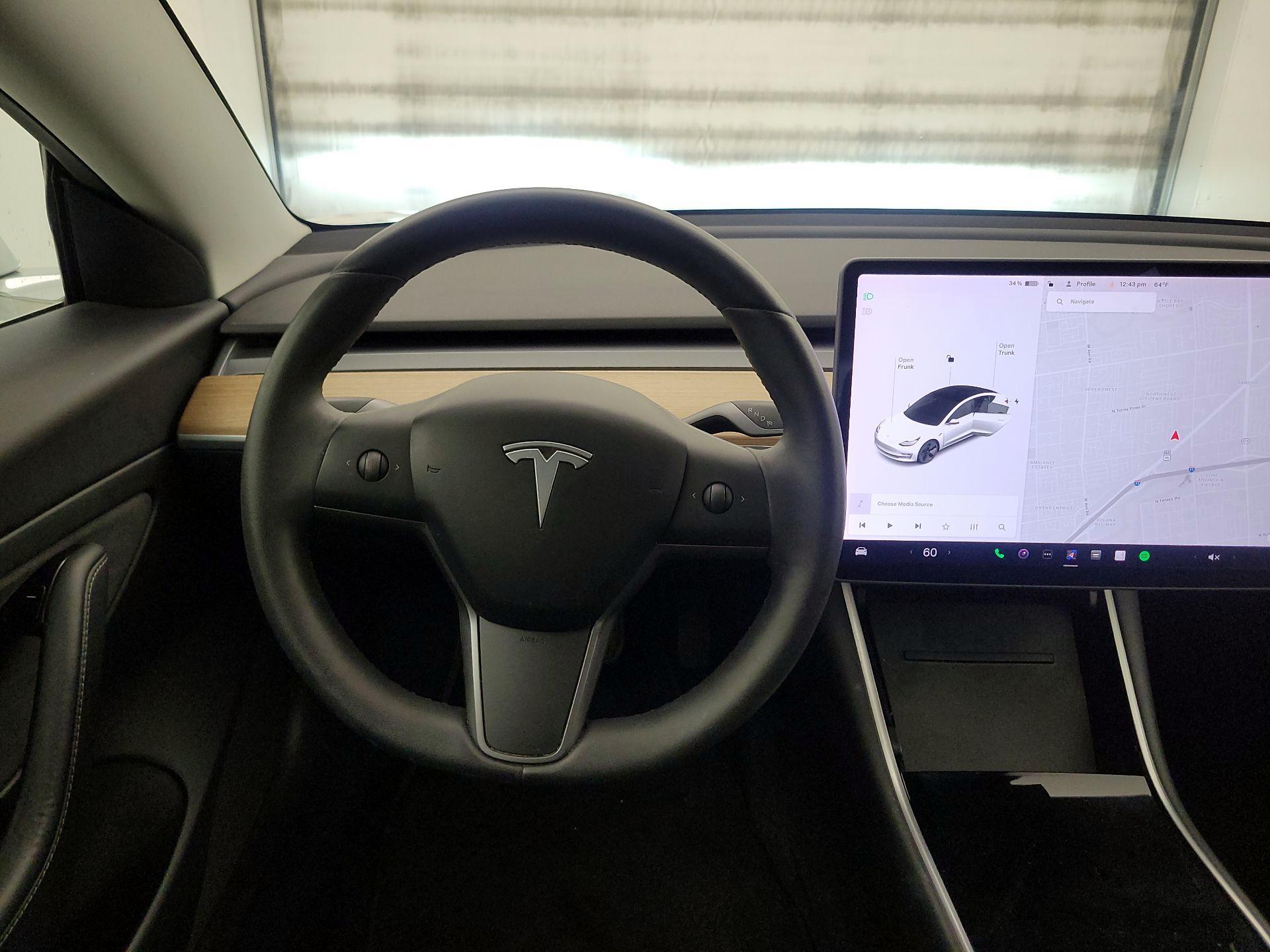 Thumbnail: 2020 Tesla Model 3 - 10
