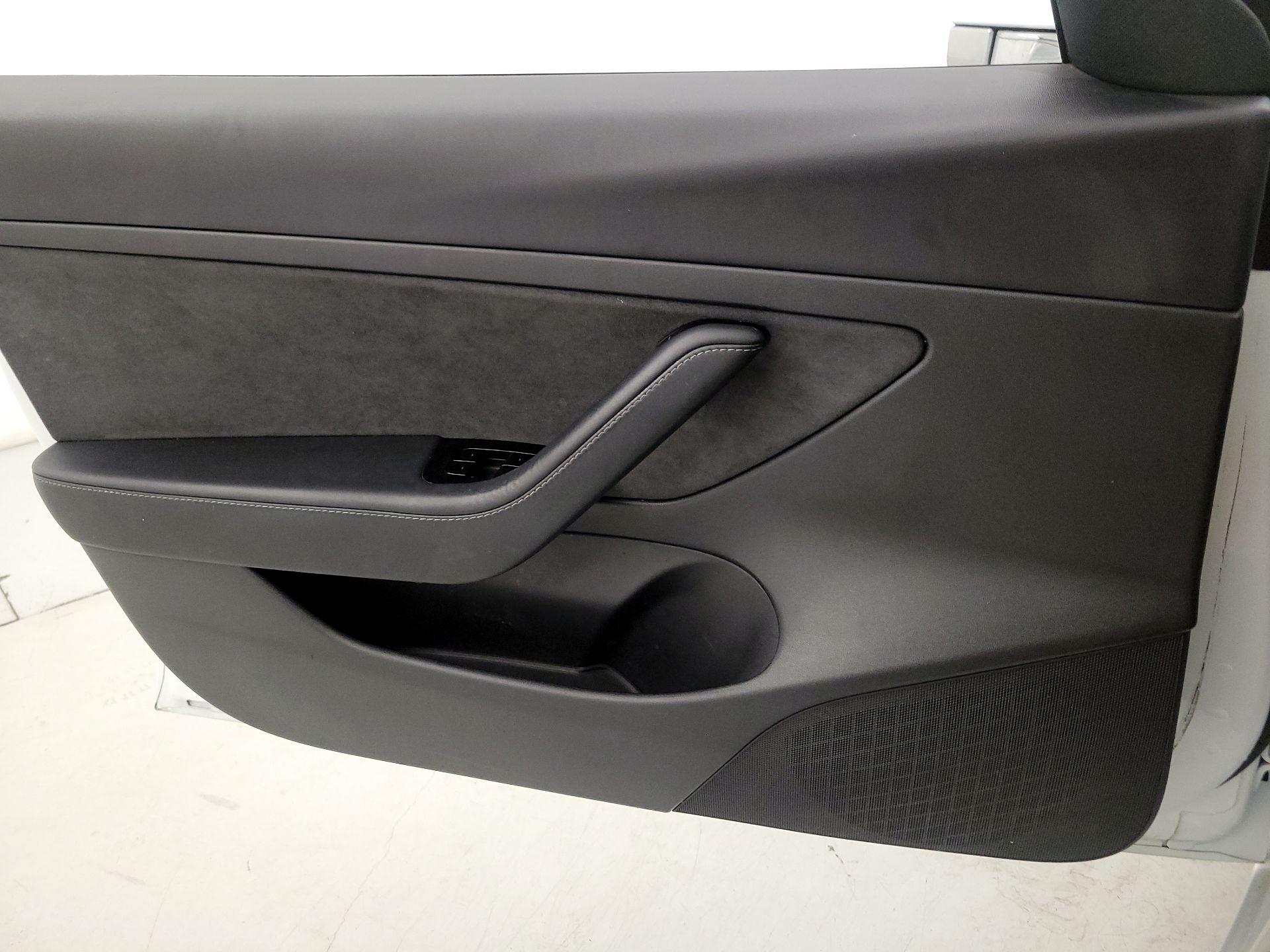 Thumbnail: 2020 Tesla Model 3 - 12