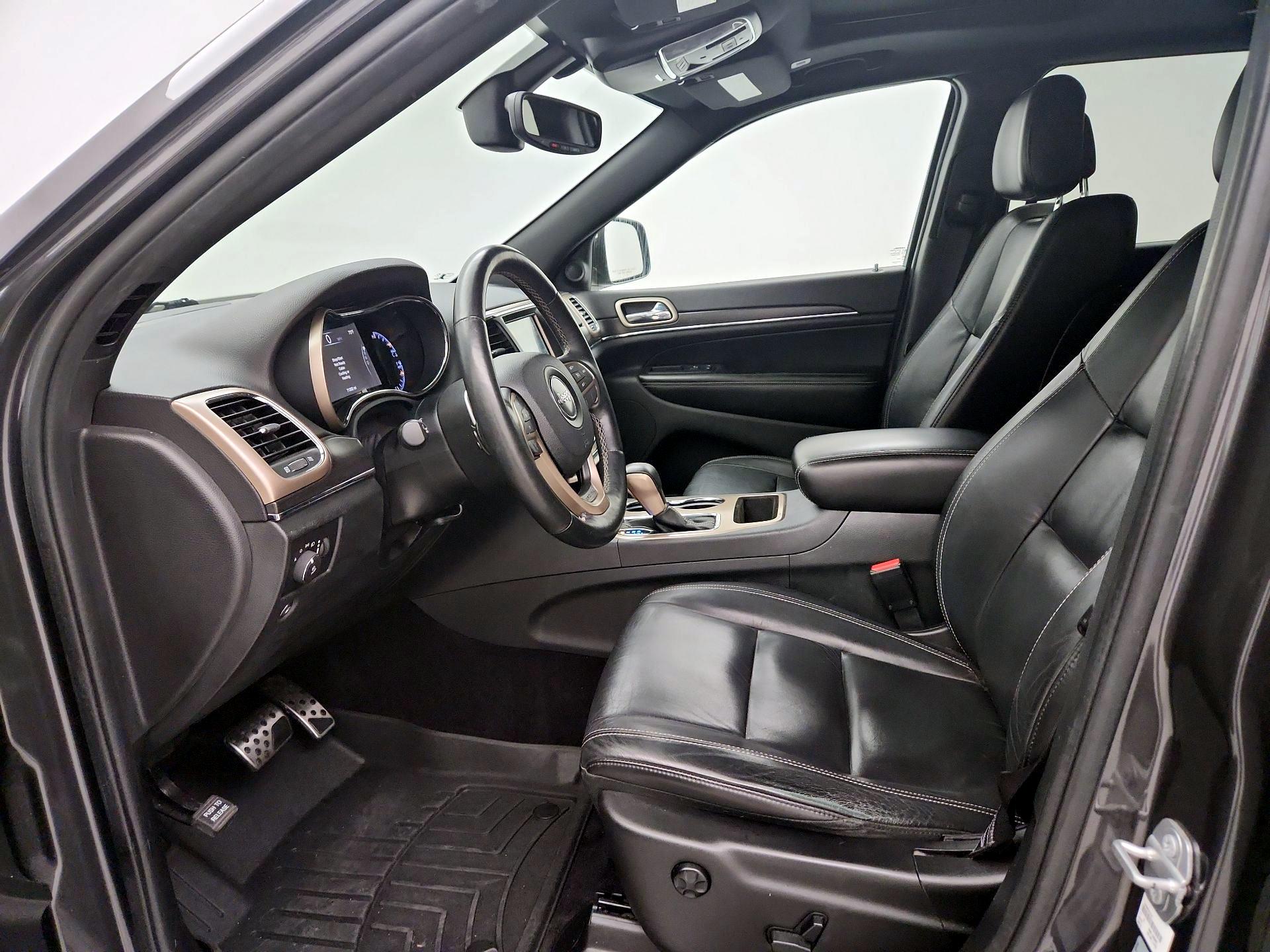 Thumbnail: 2017 Jeep Grand Cherokee - 11