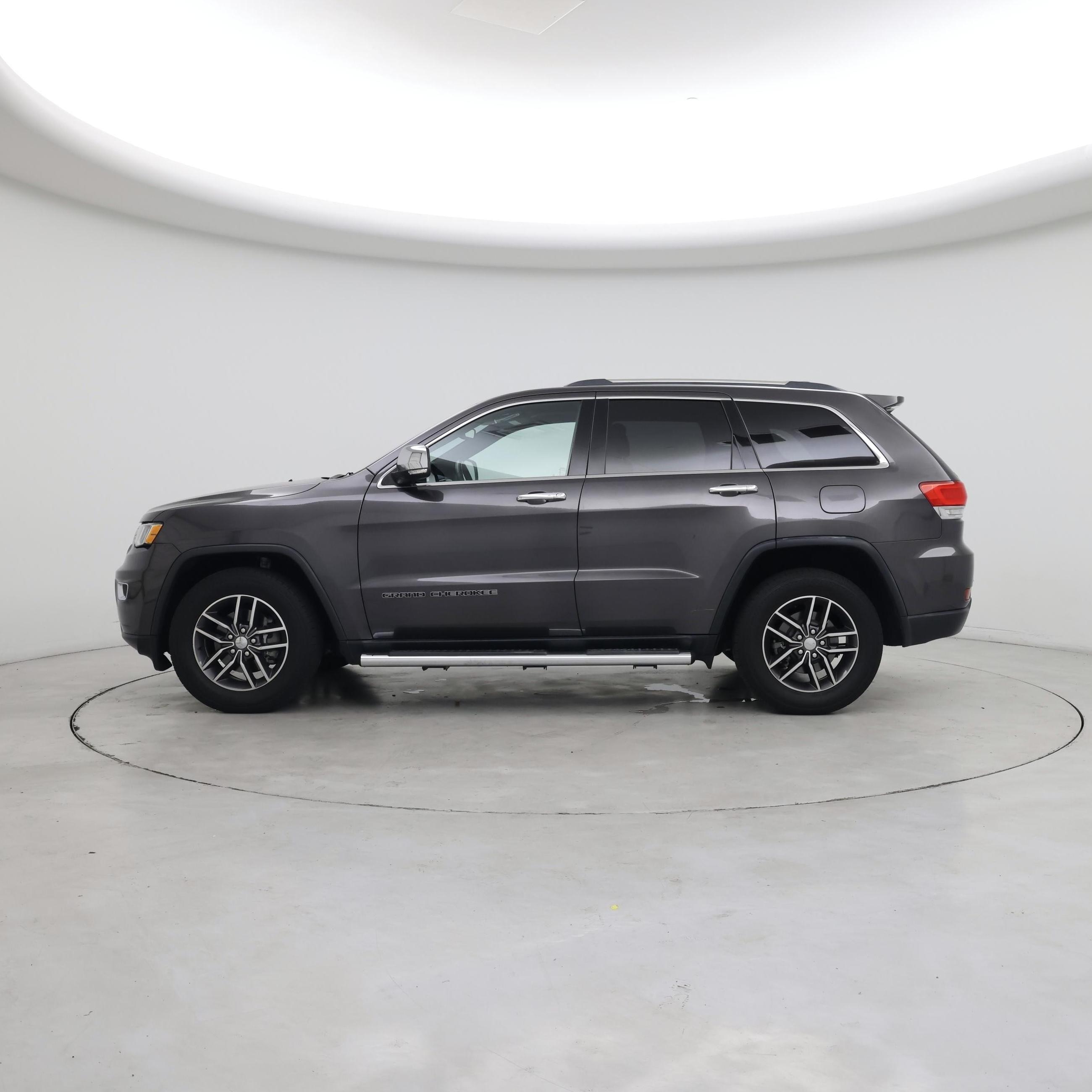 Thumbnail: 2017 Jeep Grand Cherokee - 3